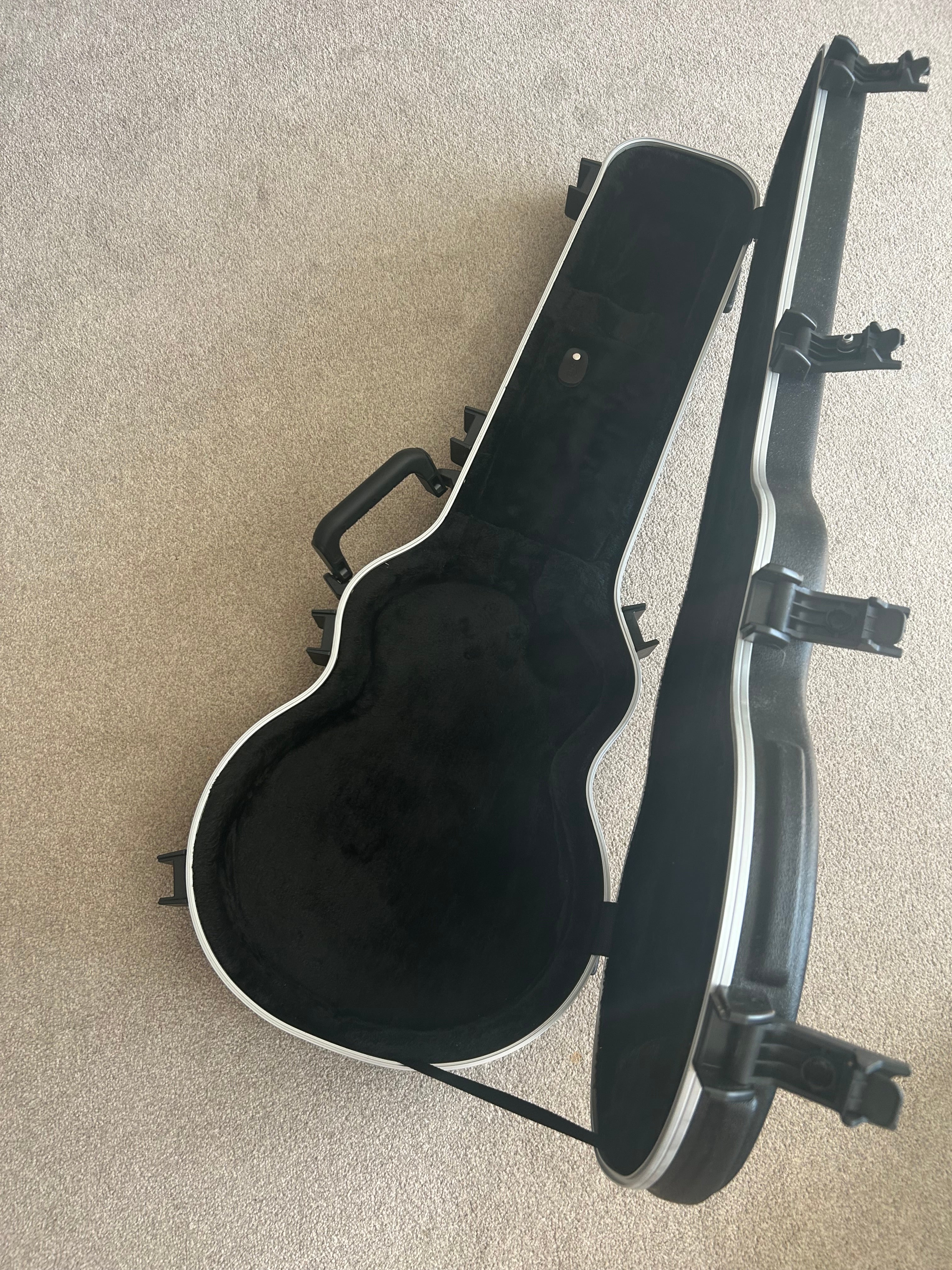 SKB Les Paul Hardcase
