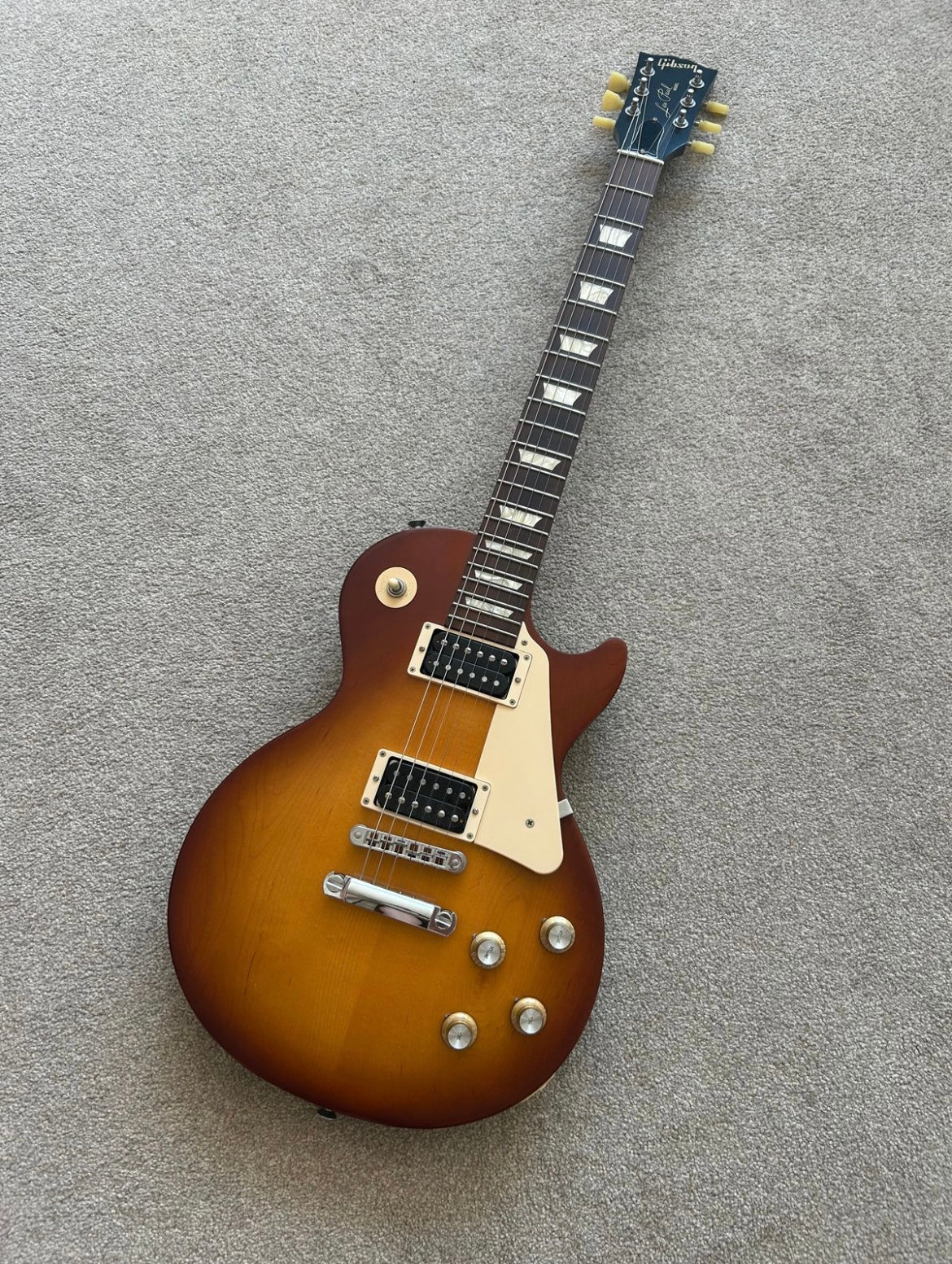 Gibson Les Paul Studio '50s Tribute with Humbuckers Satin Honeyburst
