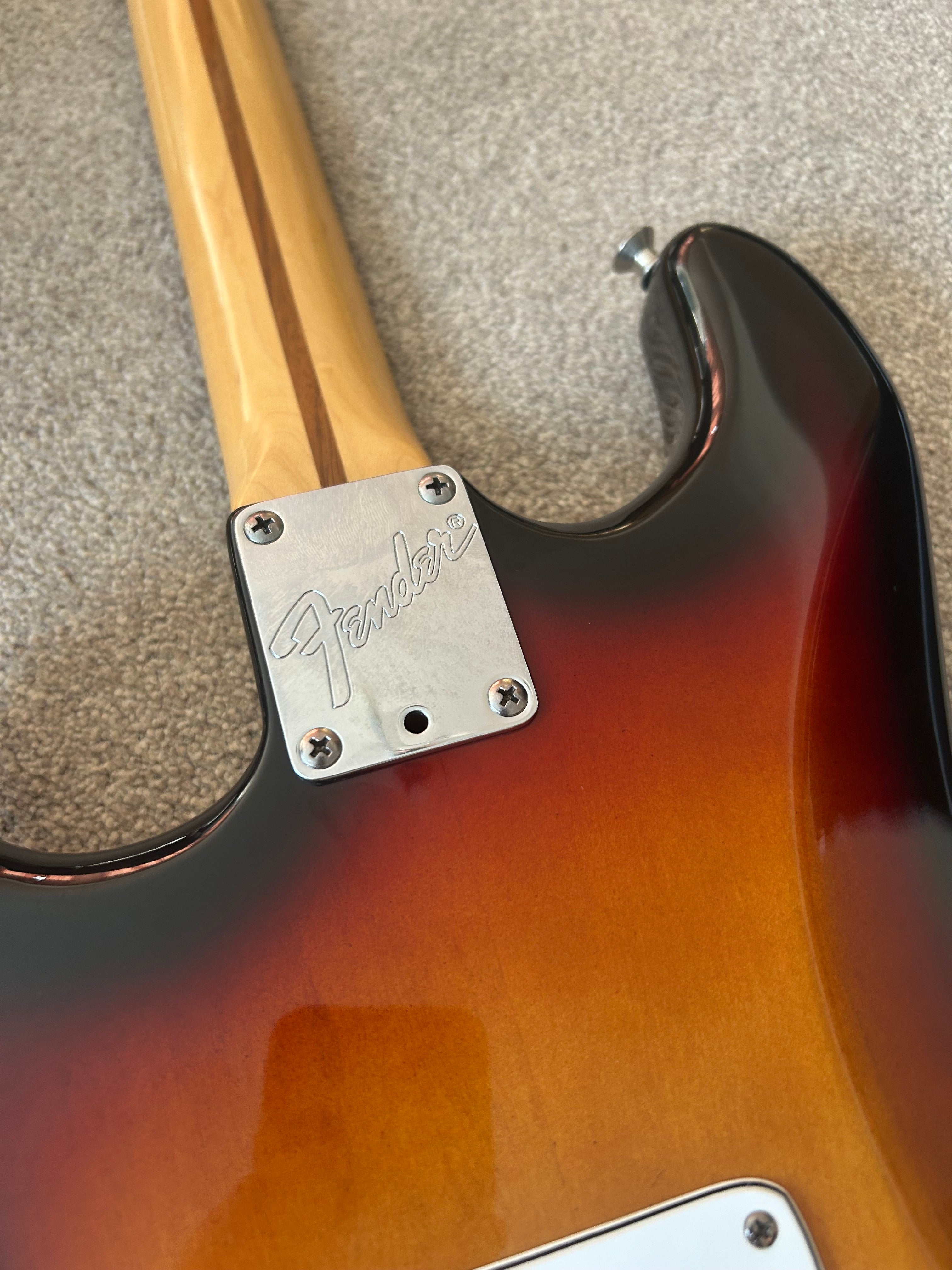Fender American Standard Stratocaster with Rosewood Fretboard 1988 Brown Sunburst