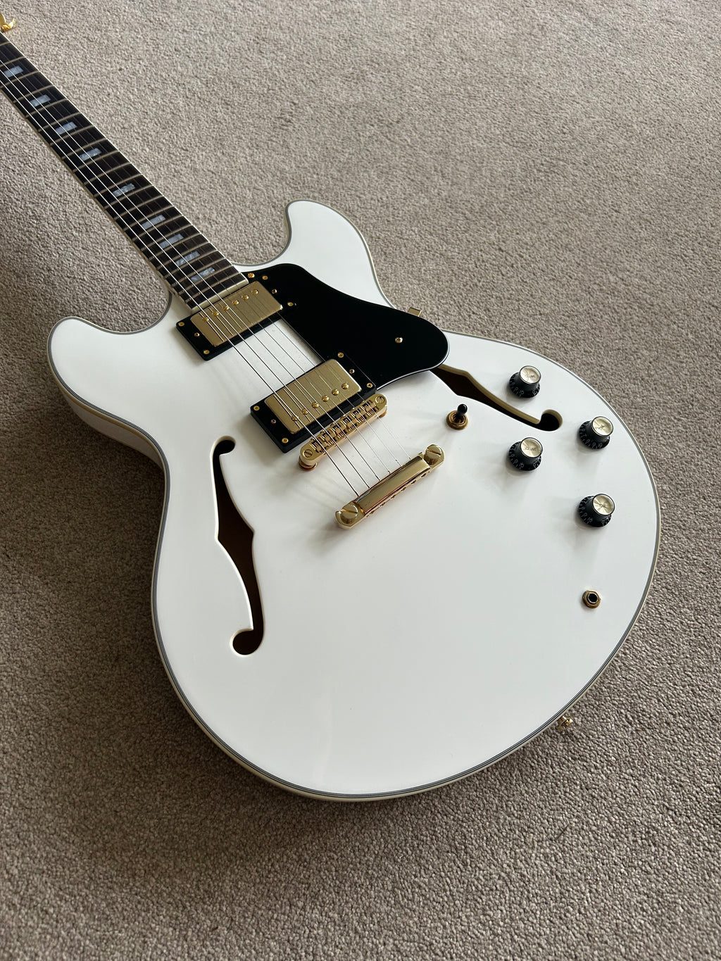 Sire Larry Carlton H7 White w Gold Hardware