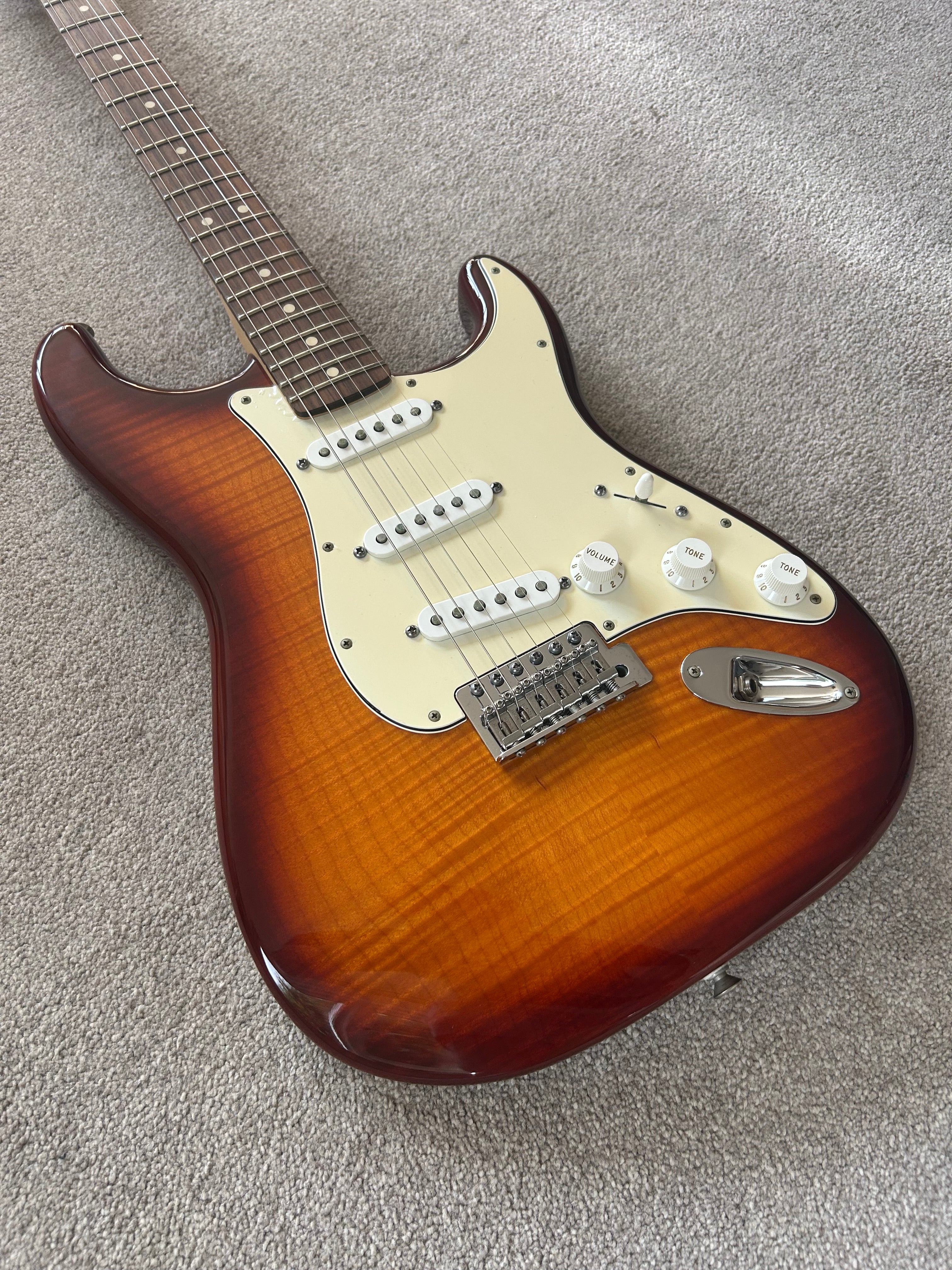 Fender Standard Stratocaster Plus Top with Rosewood Fretboard 2014 Tobacco Sunburst