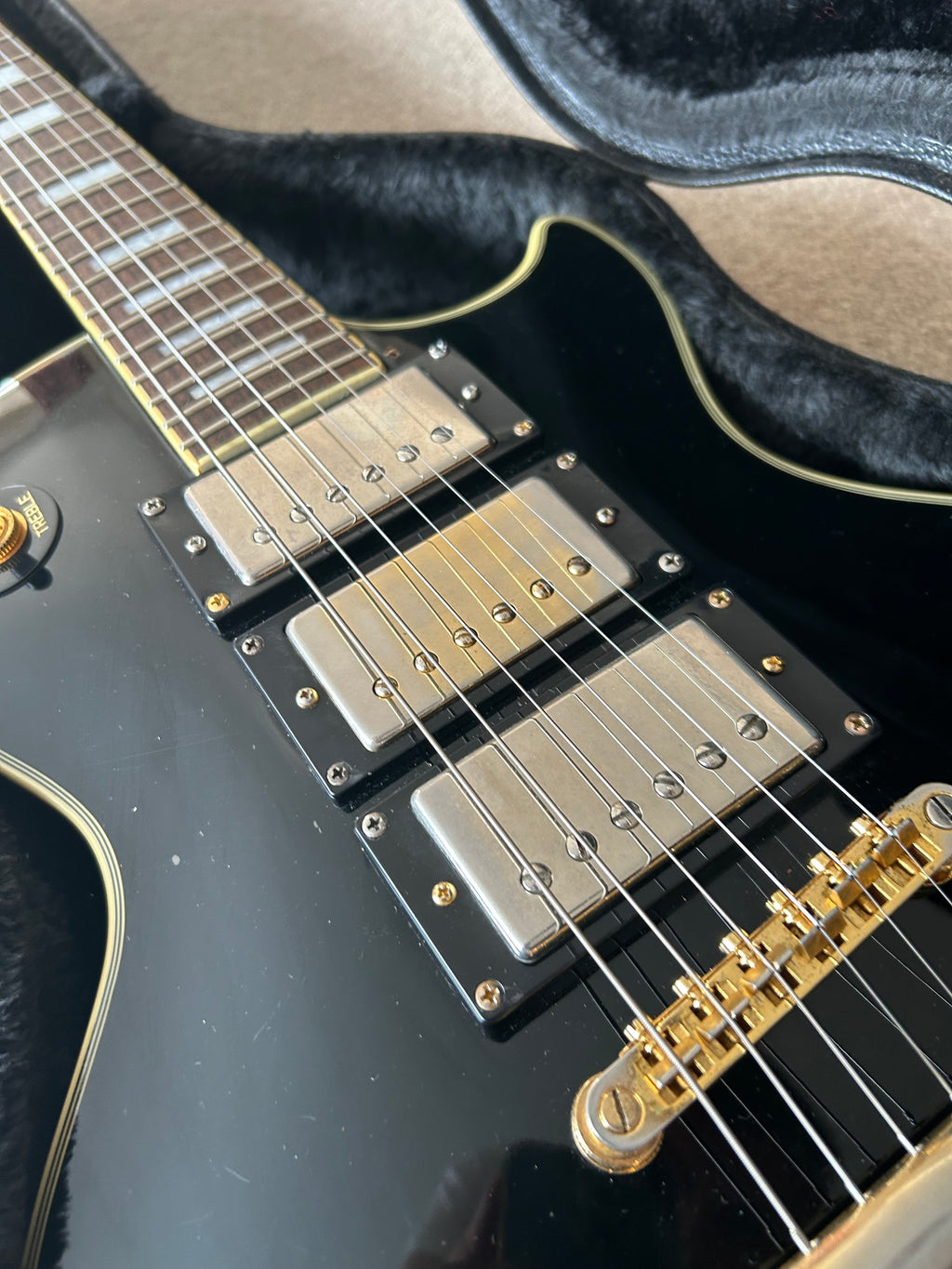Epiphone Les Paul Custom Black Beauty (3-Pickup) Ebony (Upgraded Burstbucker Pro Pickups)
