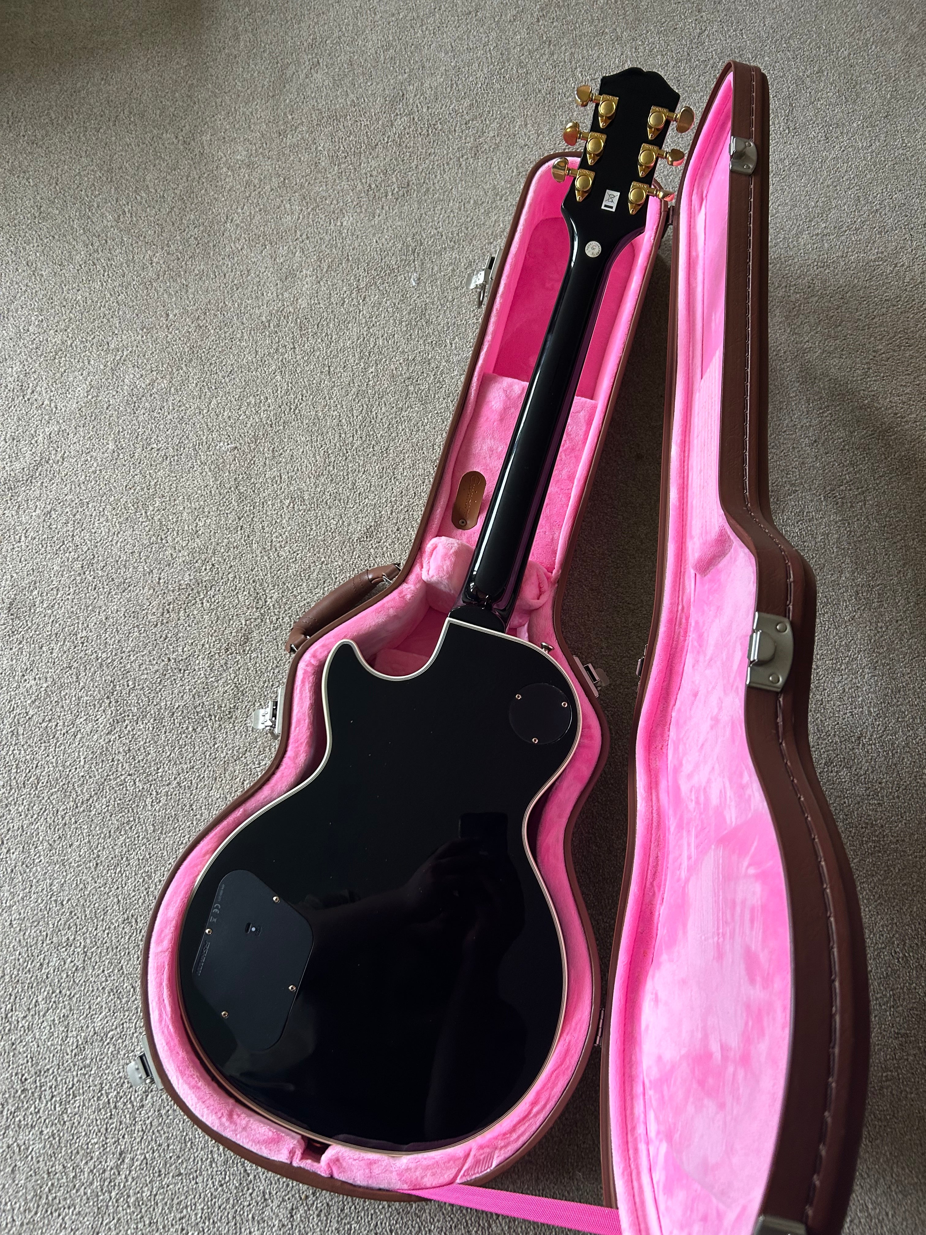 Epiphone Les Paul Custom w Fishman Pickups and Epiphone Hardcase