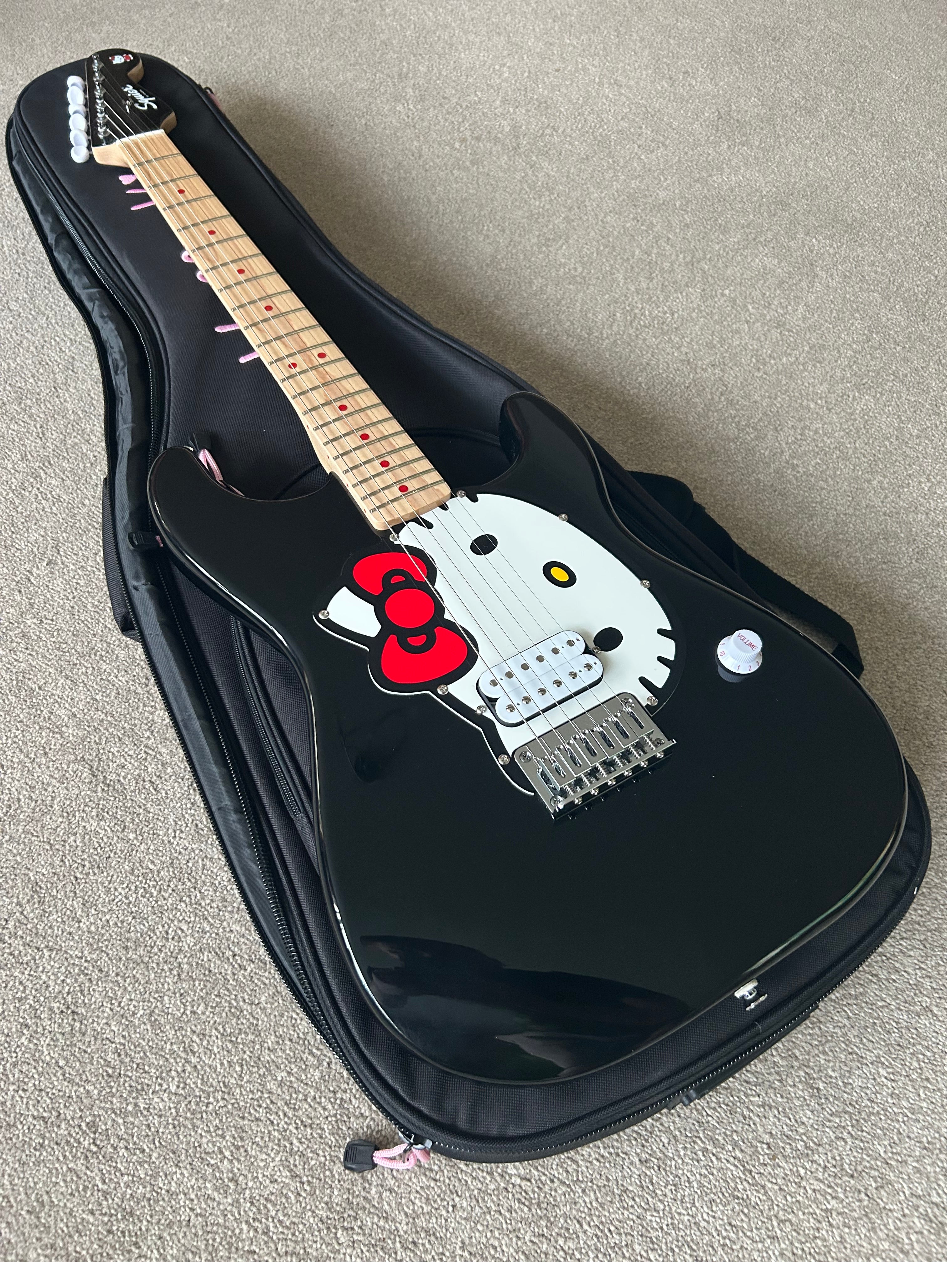 Squier Hello Kitty Stratocaster Black w Matching Gigbag