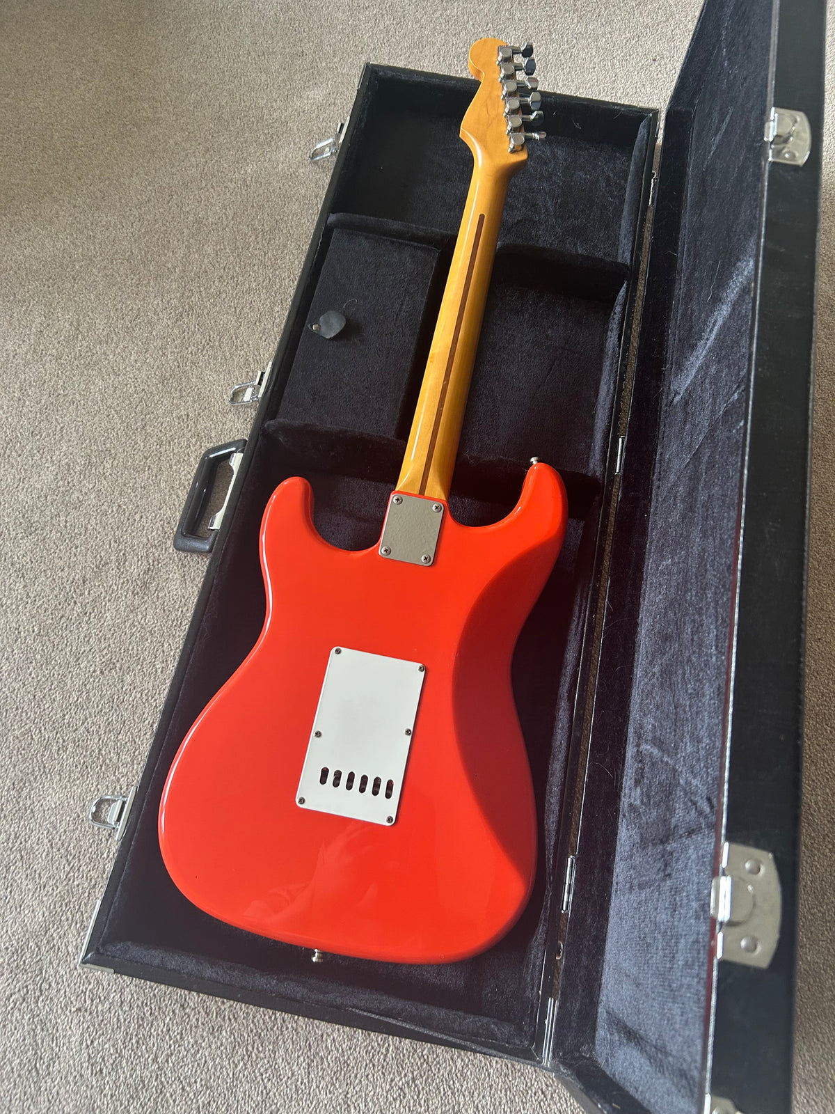 Squier Hank Marvin Stratocaster Fiesta Red MIJ Japan