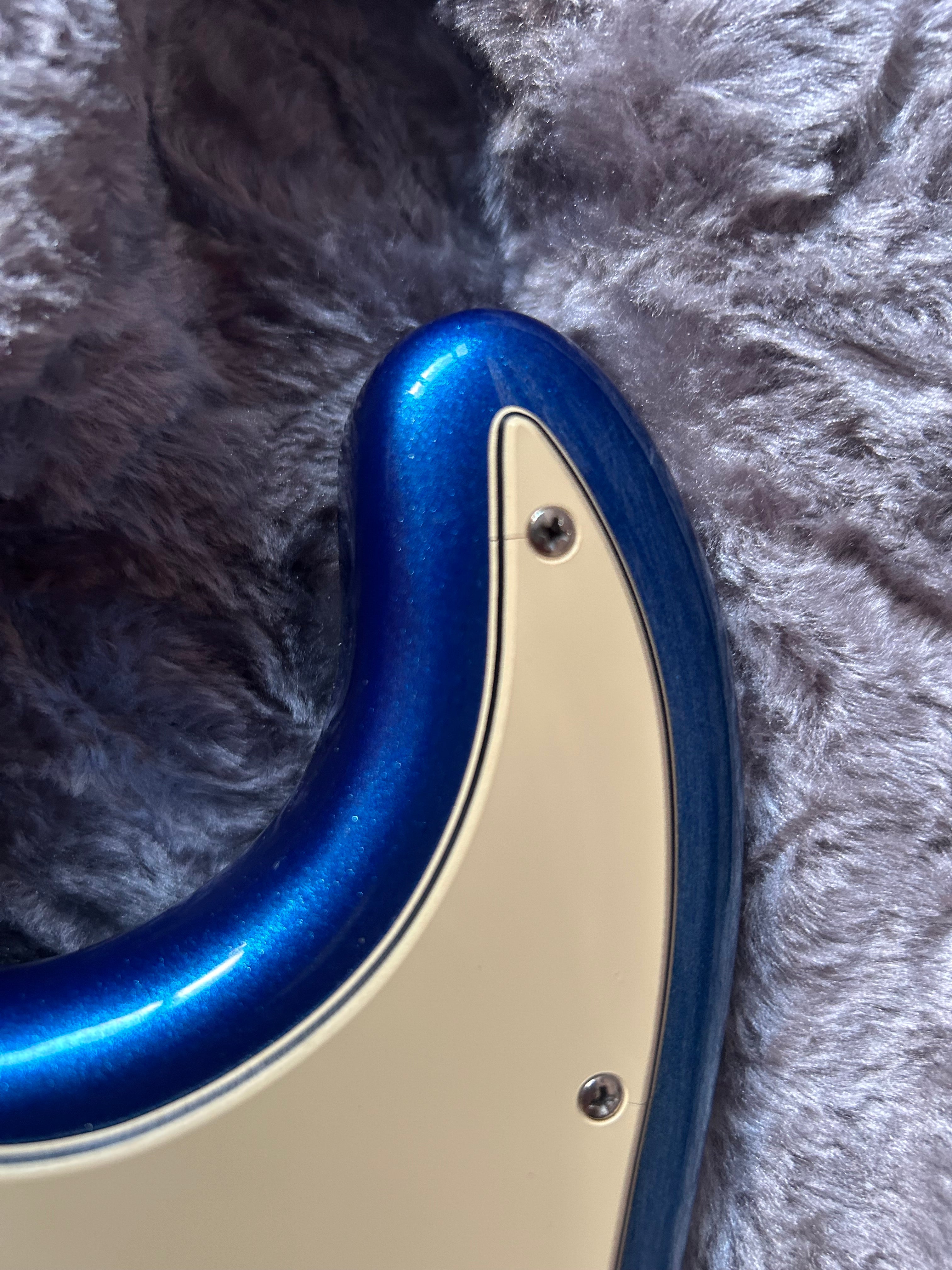 Fender American Ultra Stratocaster with Maple Fretboard Cobra Blue