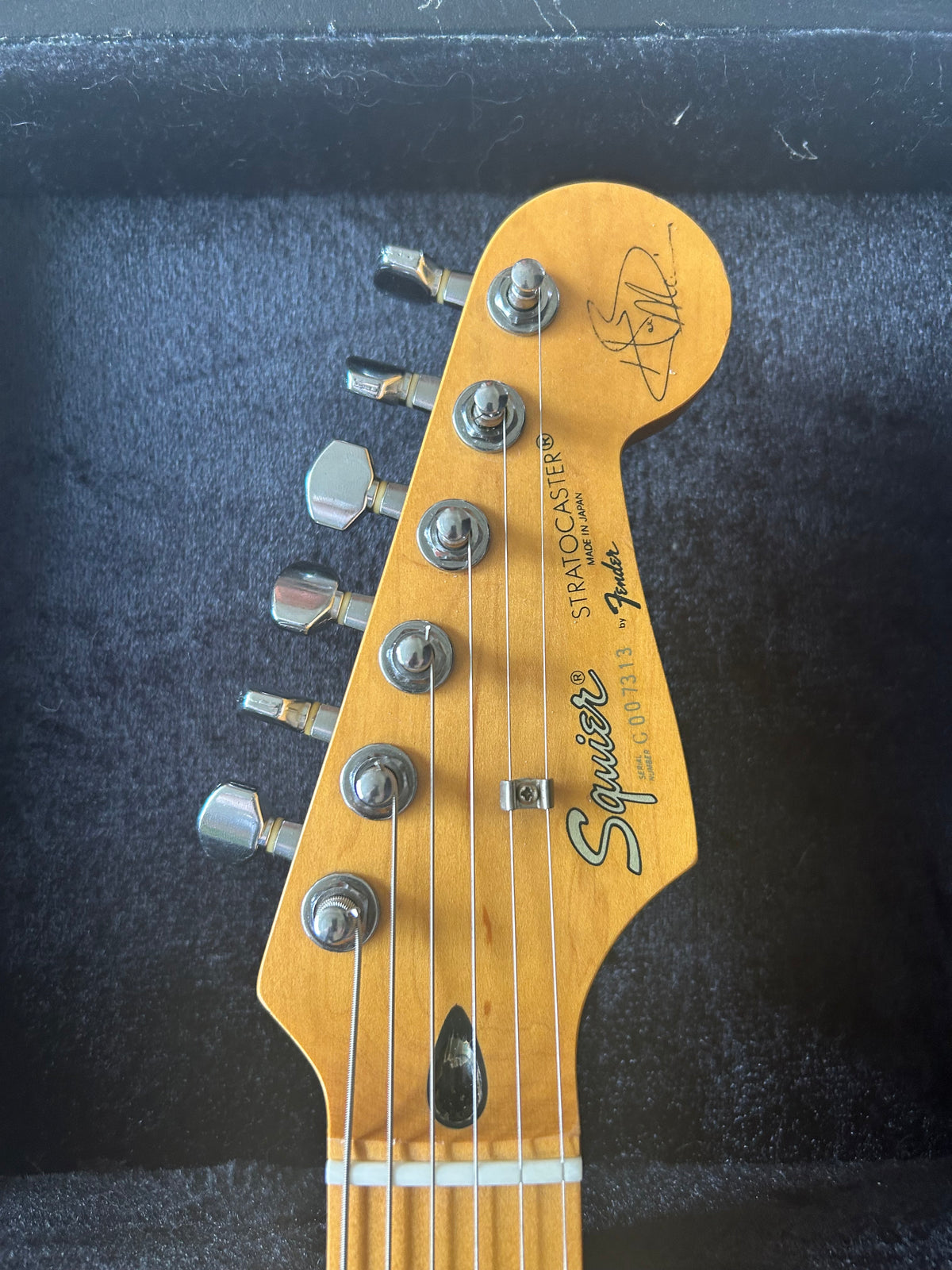 Squier Hank Marvin Stratocaster Fiesta Red MIJ Japan