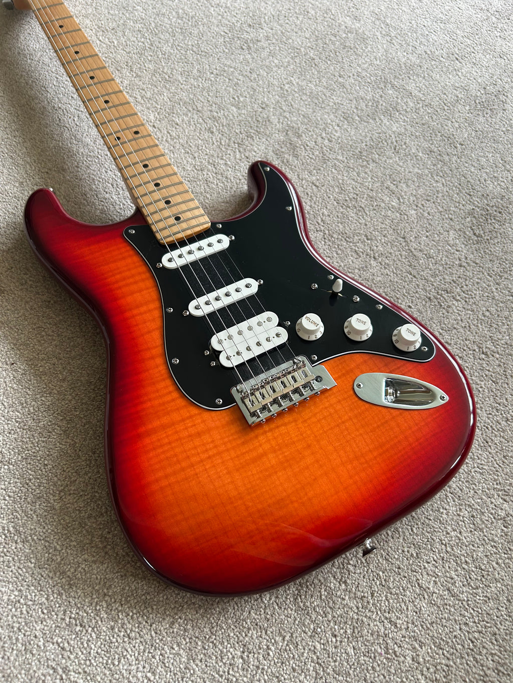 Fender Player Stratocaster HSS Plus Top with Maple Fretboard Aged Cherry Burst