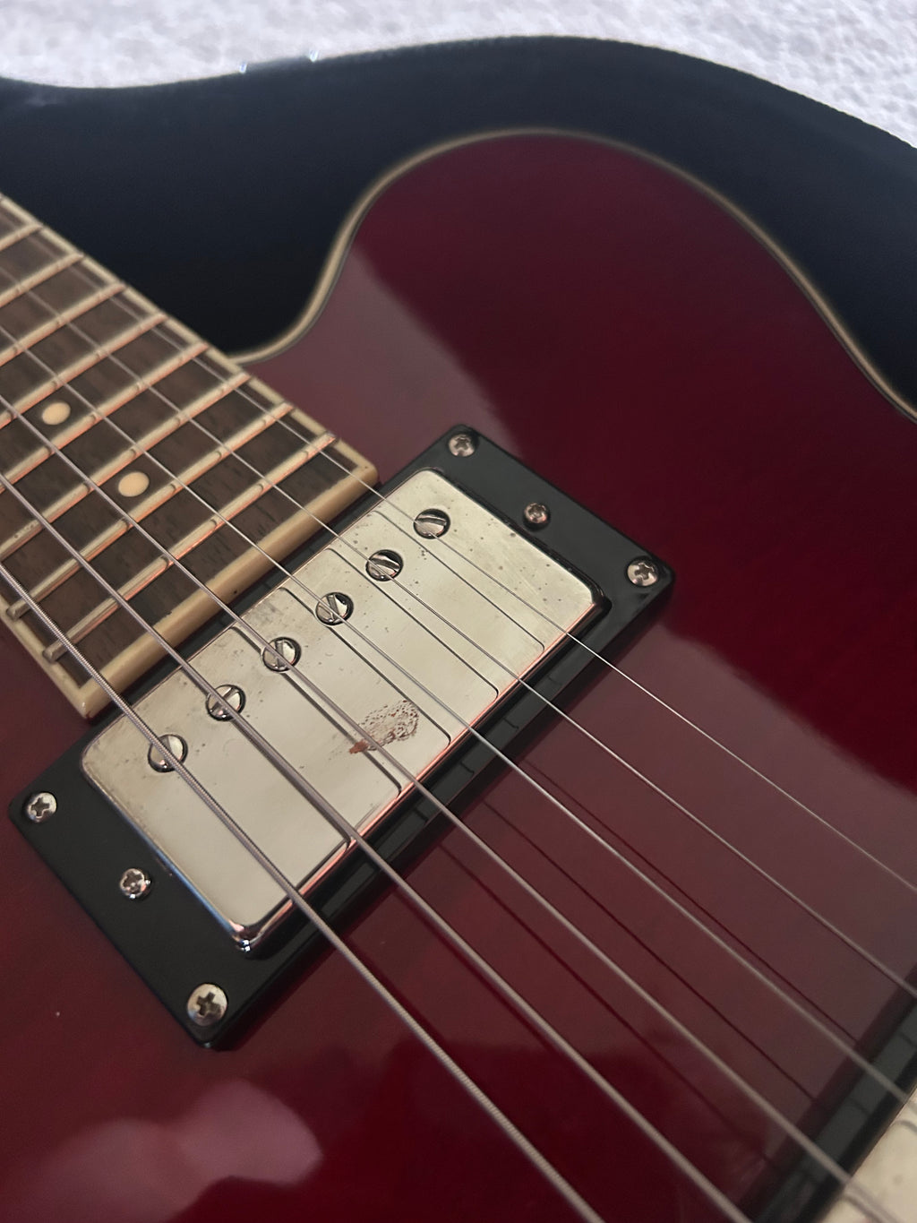 Hofner Contemporary Series Verythin Deluxe Transparent Red