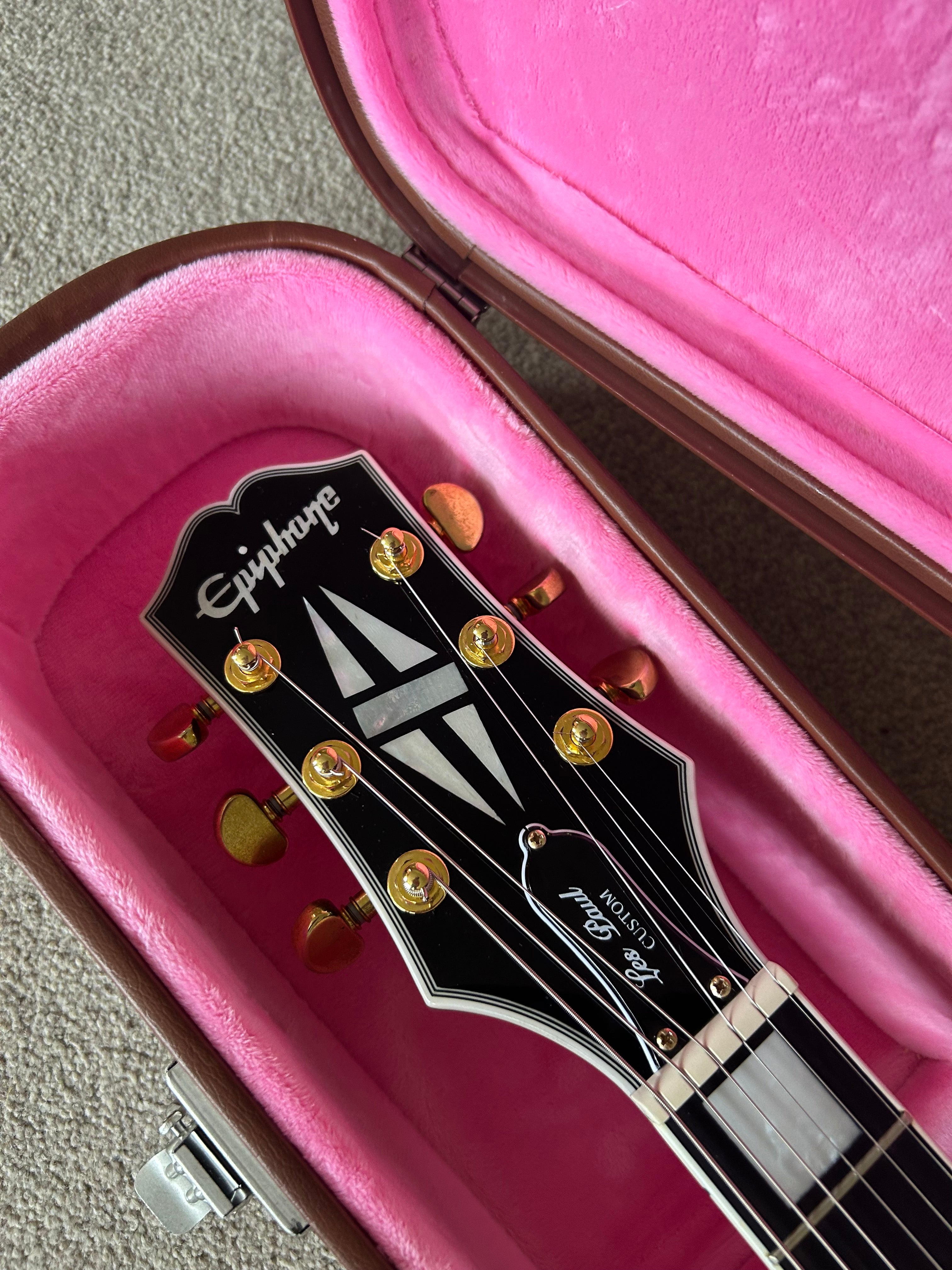 Epiphone Les Paul Custom w Fishman Pickups and Epiphone Hardcase