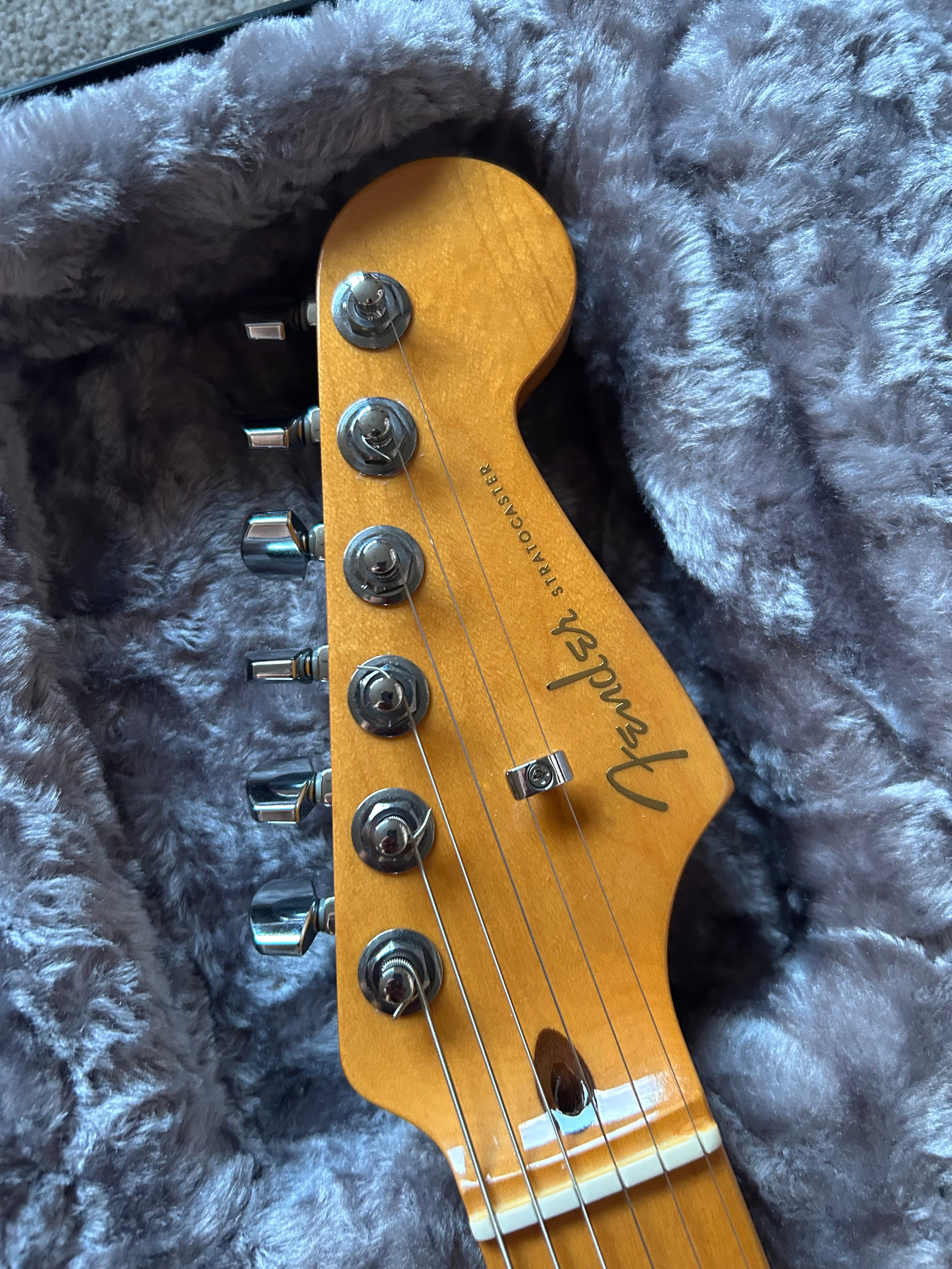 Fender American Ultra Stratocaster with Maple Fretboard Cobra Blue