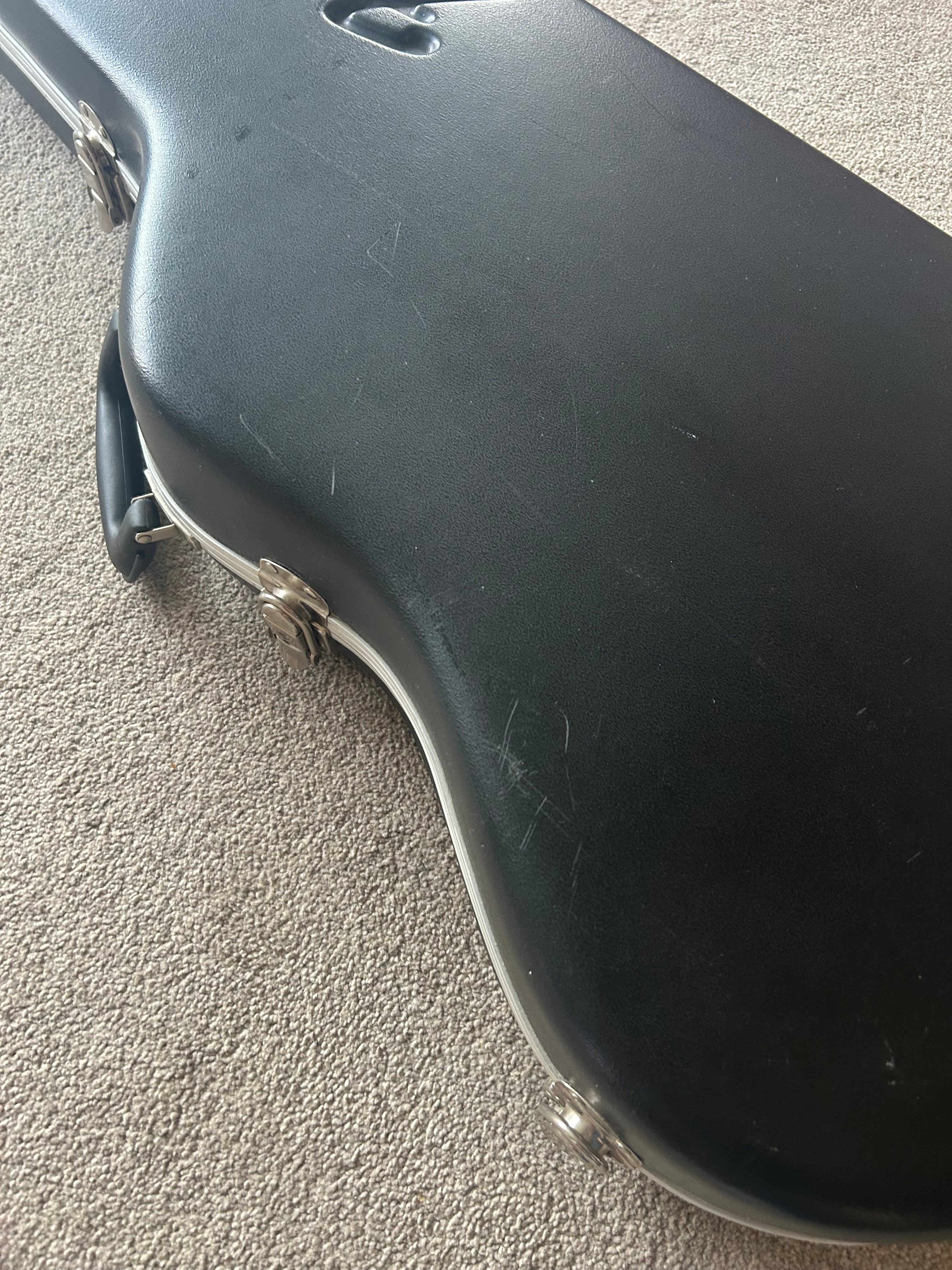 Fender American Deluxe Stratocaster with Rosewood Fretboard 3-Color Sunburst w Hardcase