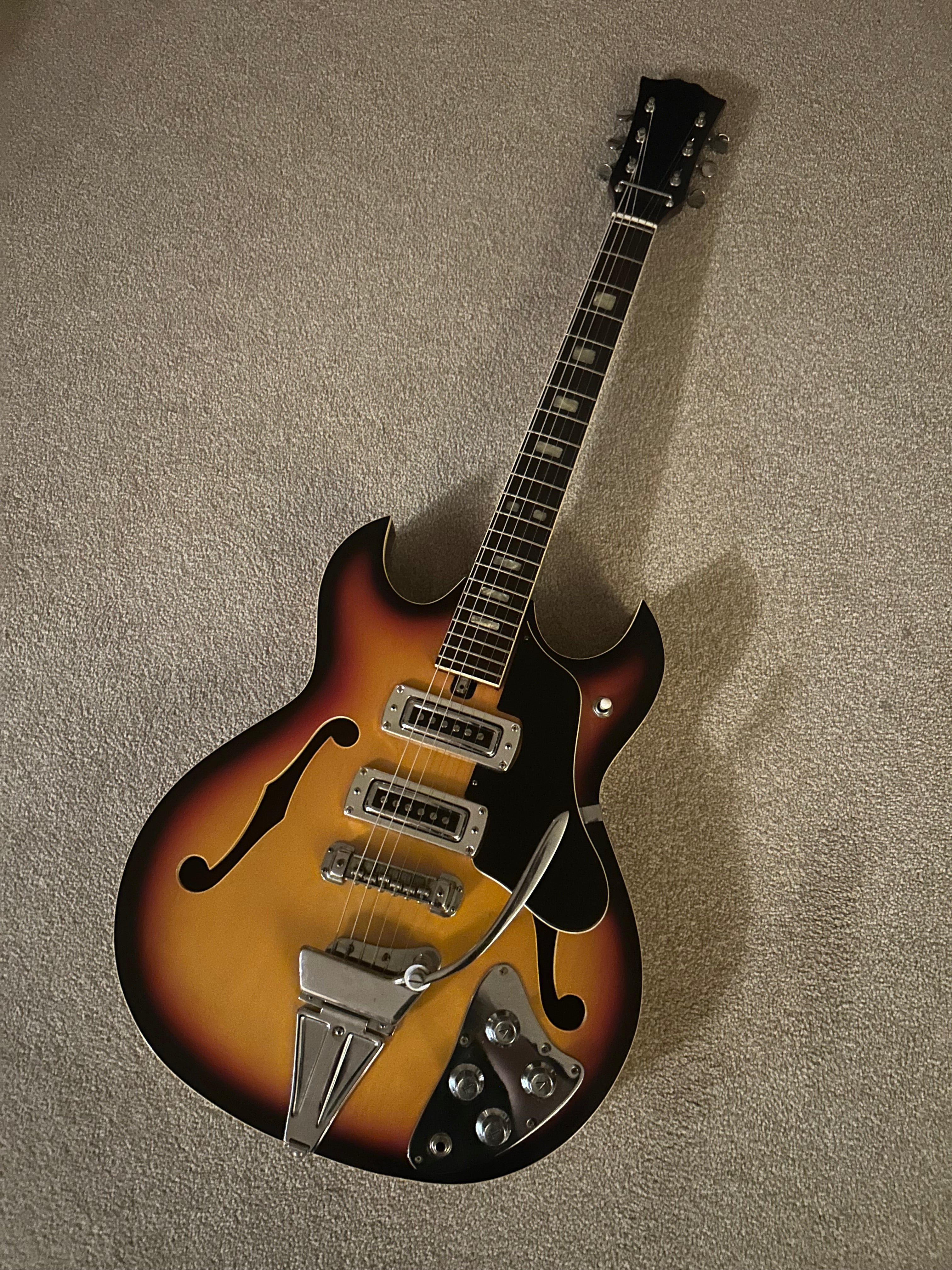 Tiesco Hollowbody 60s Guitar