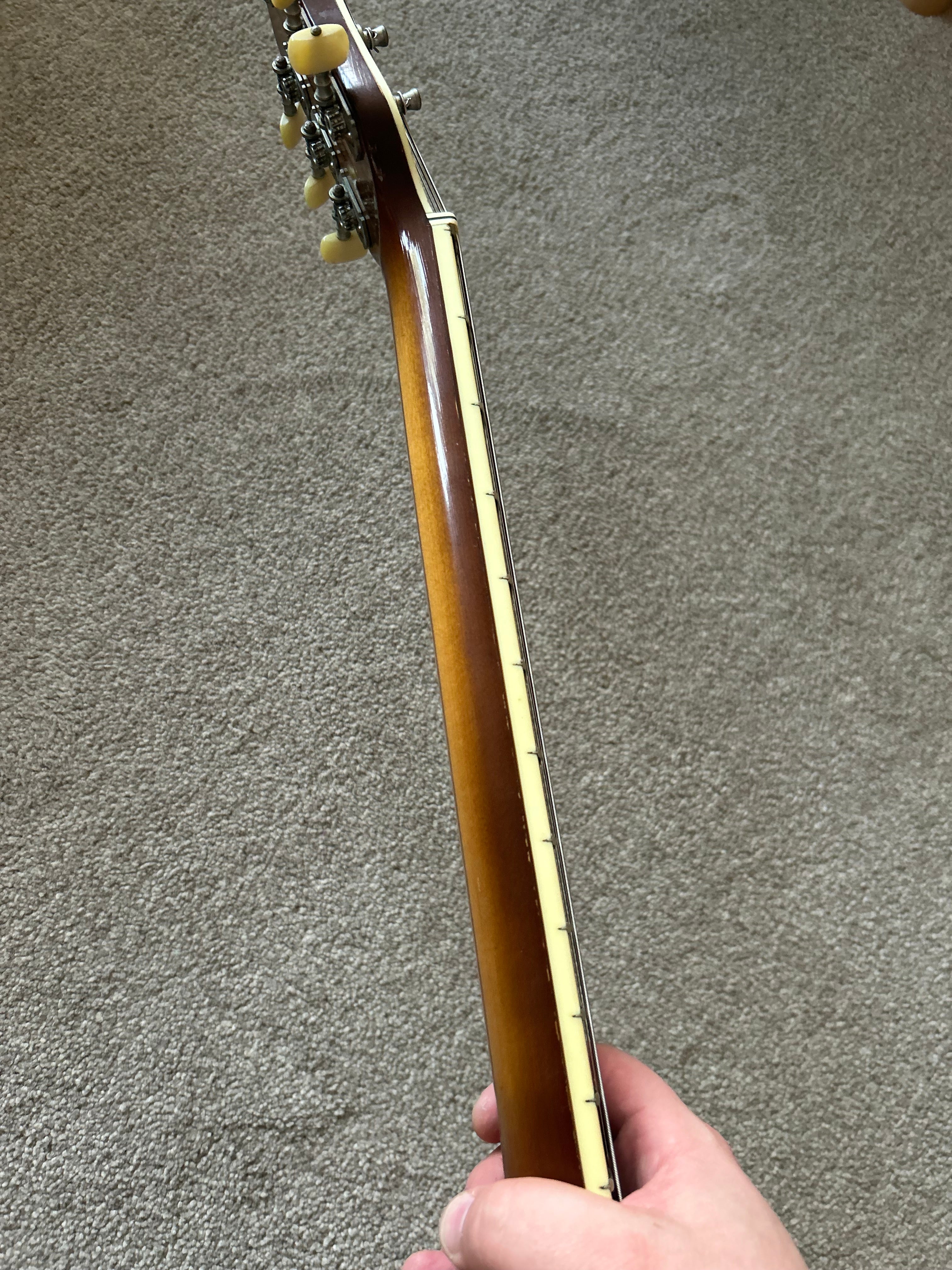 Hofner President 1959 Sunburst w Original case and Guarantee from Selmer