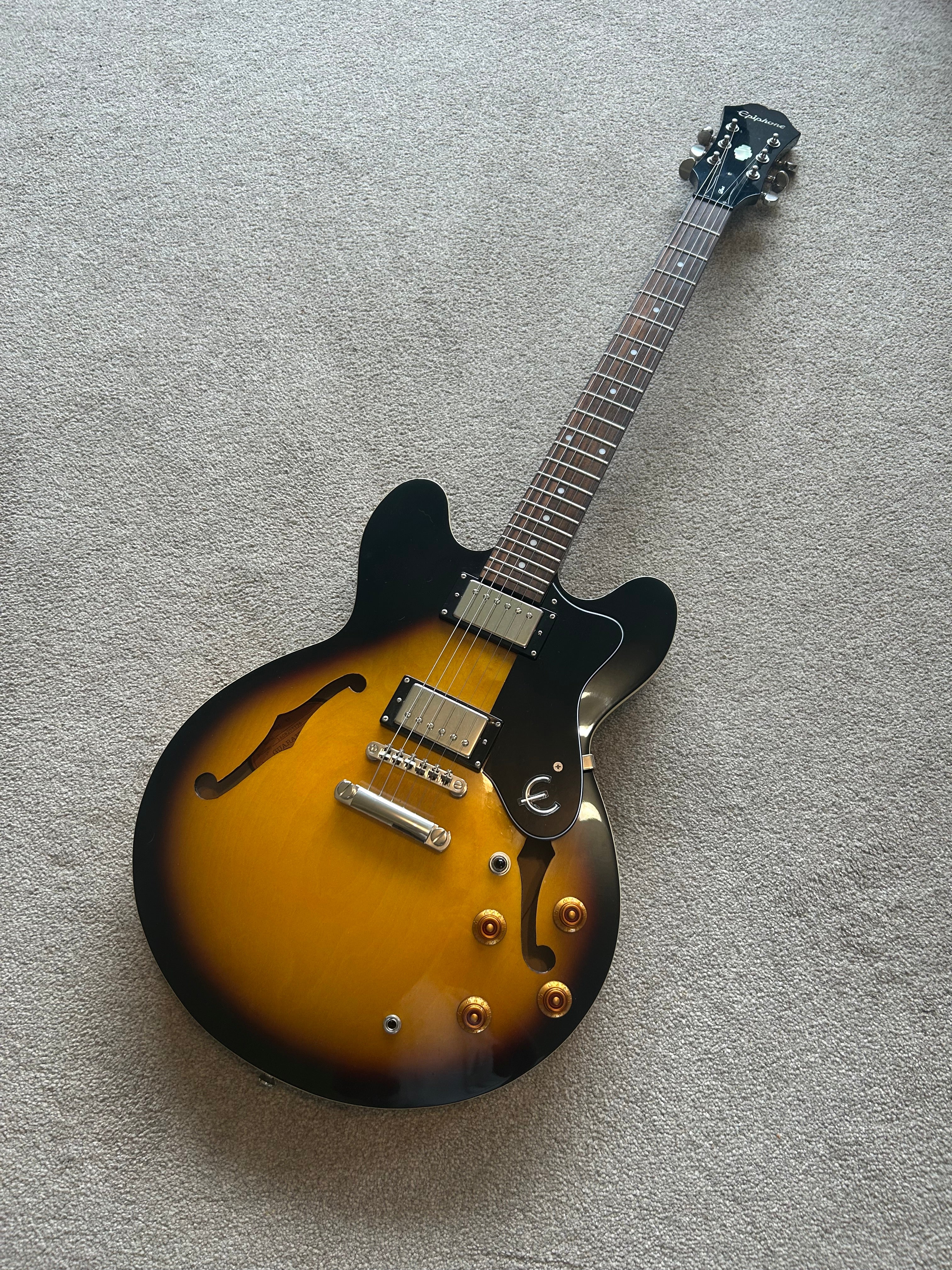 Epiphone 335 Dot Semi Hollow Sunburst Electric Guitar