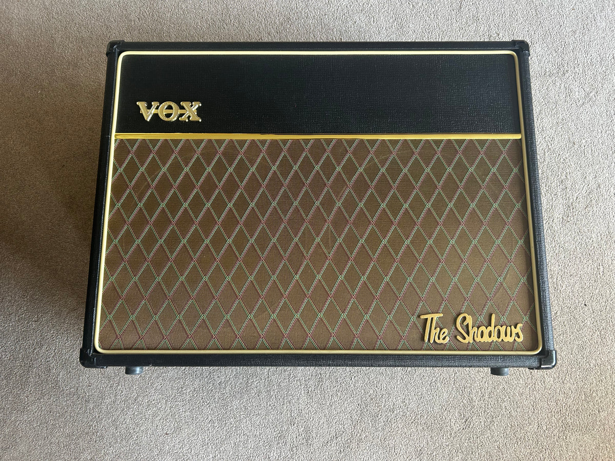 (w Celestion Alnico Blue Speakers) Vox AC30CC2 Custom Classic 2-Channel 30-Watt 2x12" Guitar Combo Black