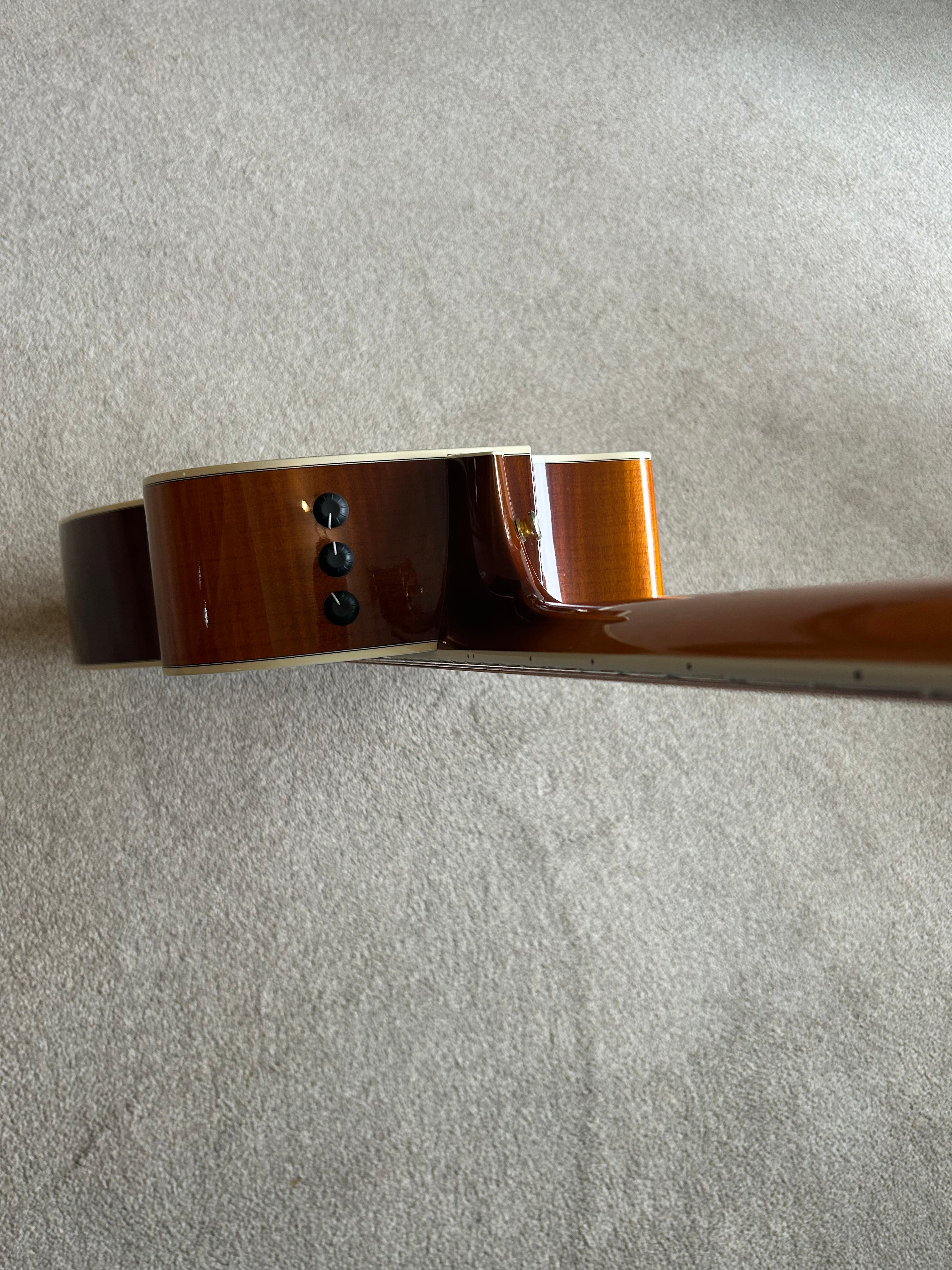 Taylor 614CE Honeyburst