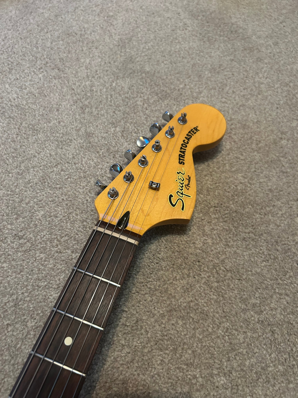 Squier Vintage Modified Stratocaster with Rosewood Fretboard Vintage Blonde