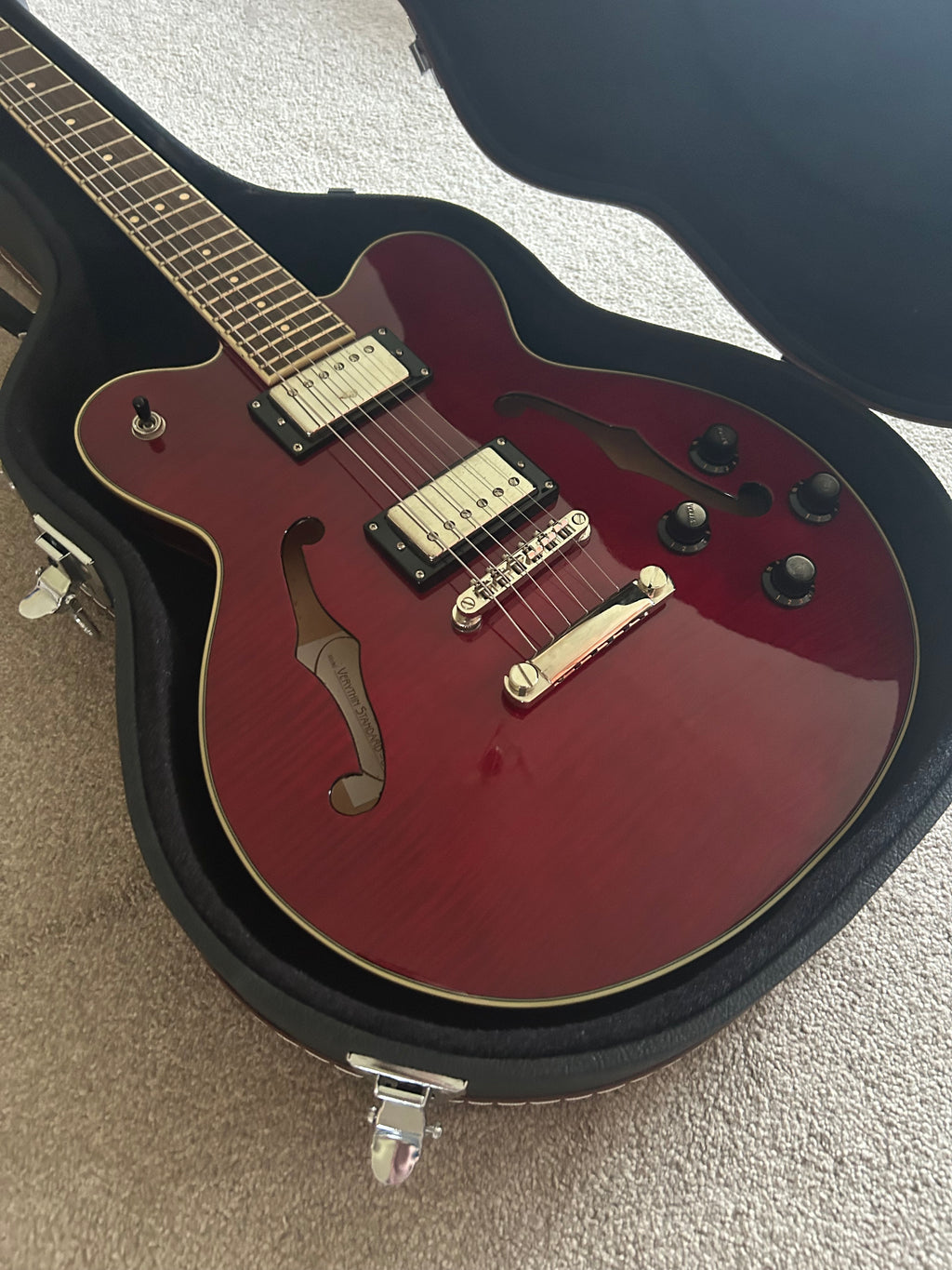 Hofner Contemporary Series Verythin Deluxe Transparent Red