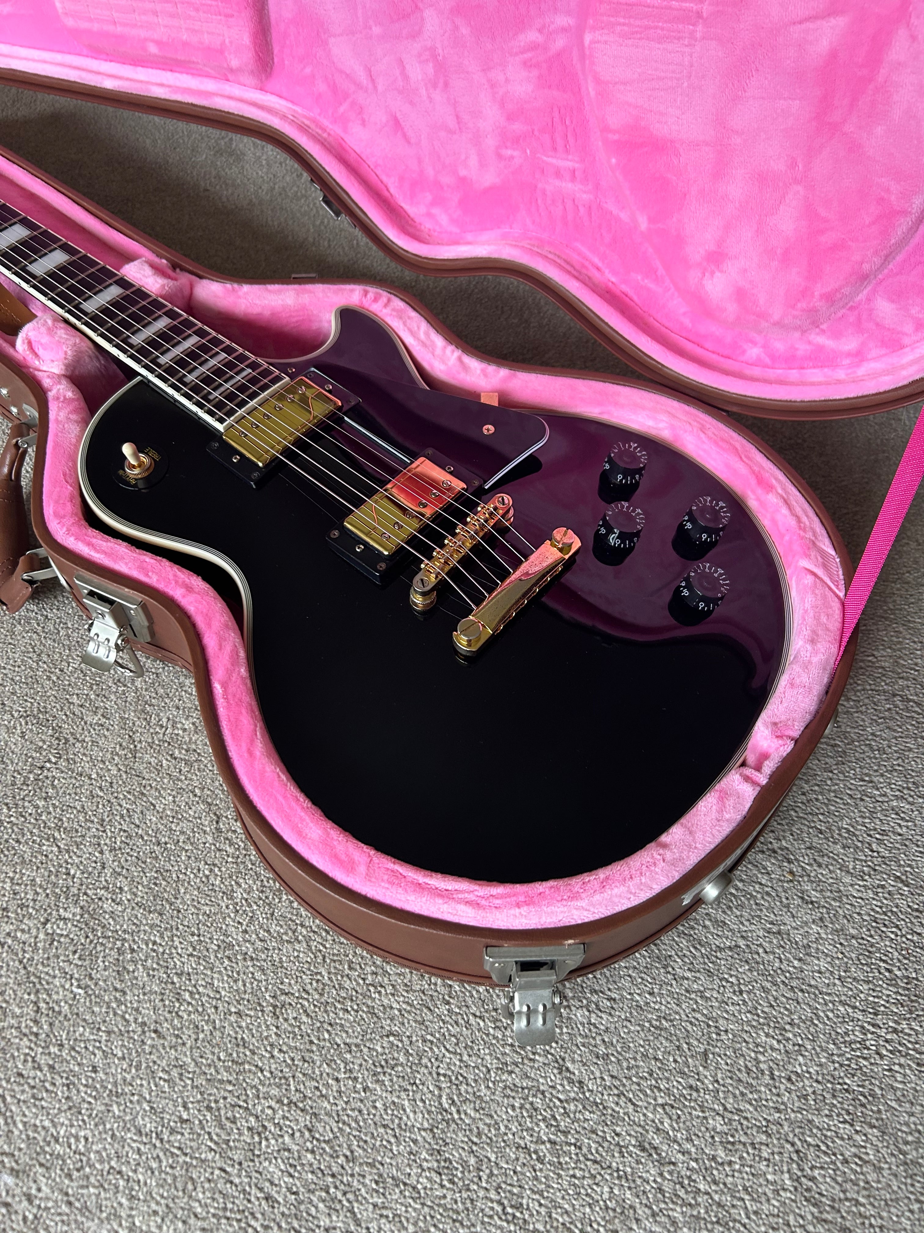 Epiphone Les Paul Custom w Fishman Pickups and Epiphone Hardcase