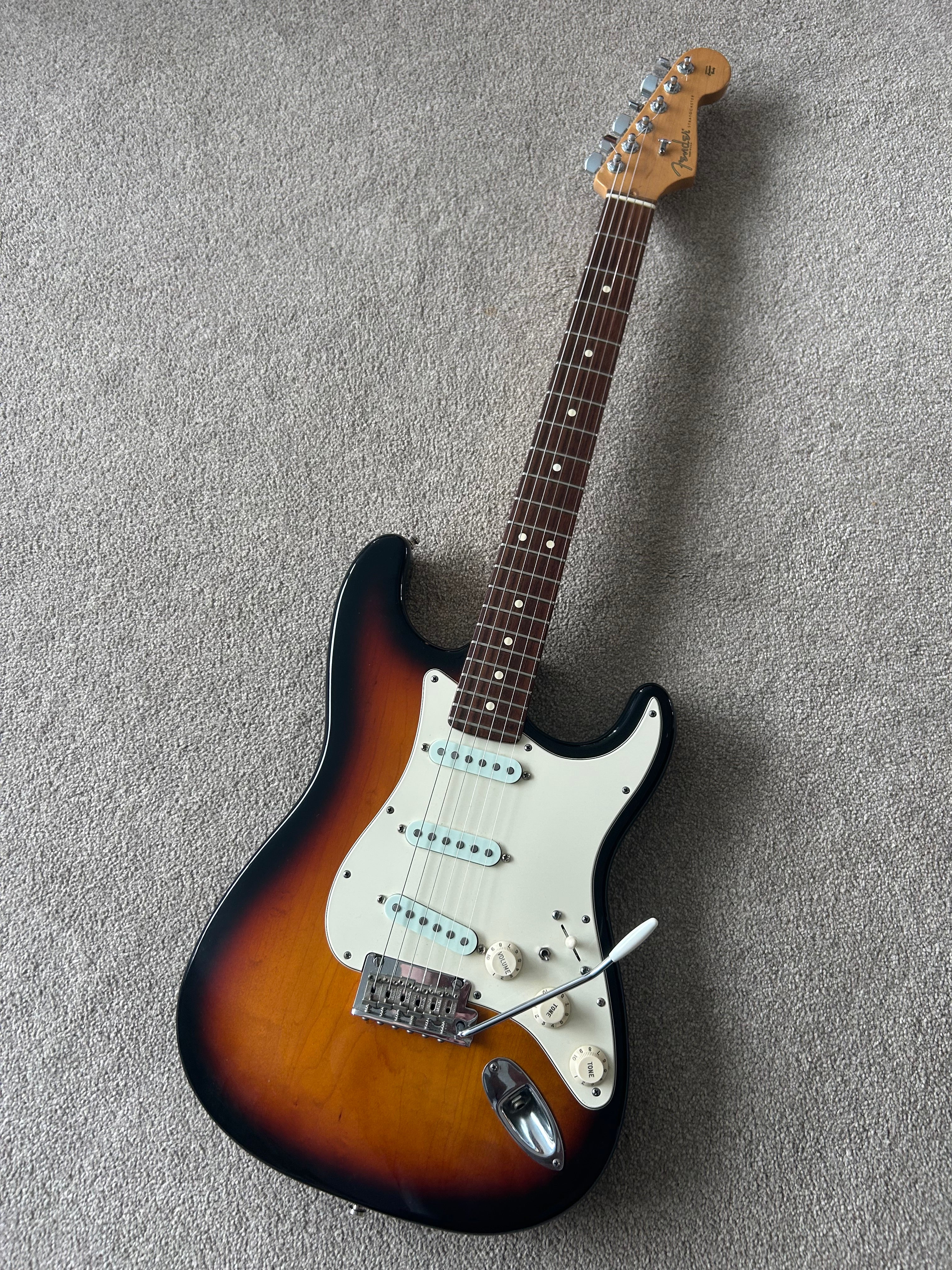 Fender Stratocaster 2000 American Standard Neck/ 1989 American Standard Body Sunburst w Bare Knuckle Pickups