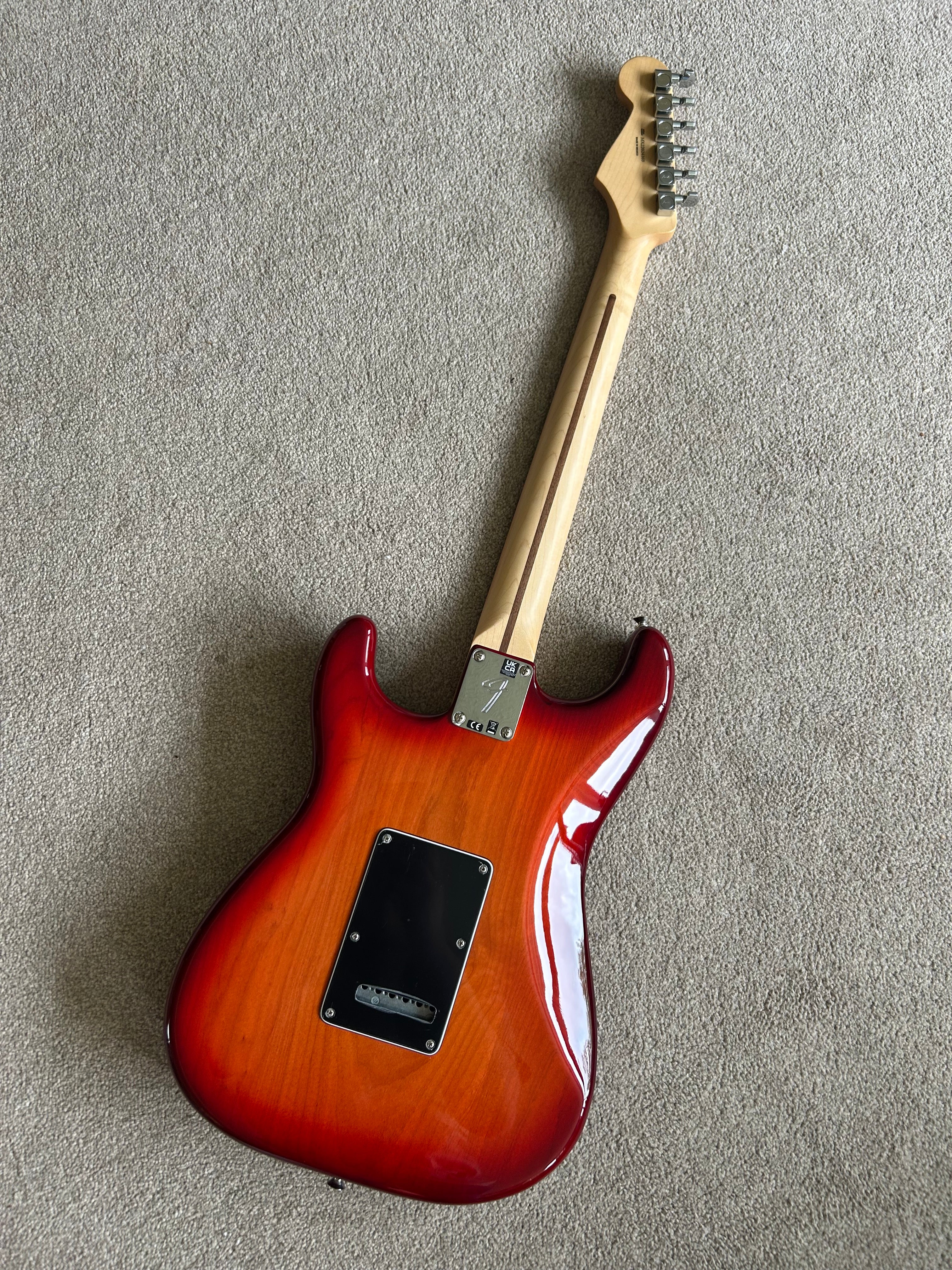 Fender Player Stratocaster HSS Plus Top with Maple Fretboard Aged Cherry Burst