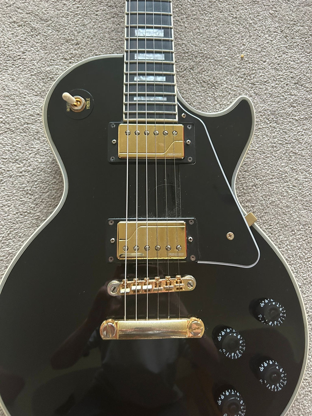 Epiphone Les Paul Custom w Fishman Pickups and Epiphone Hardcase
