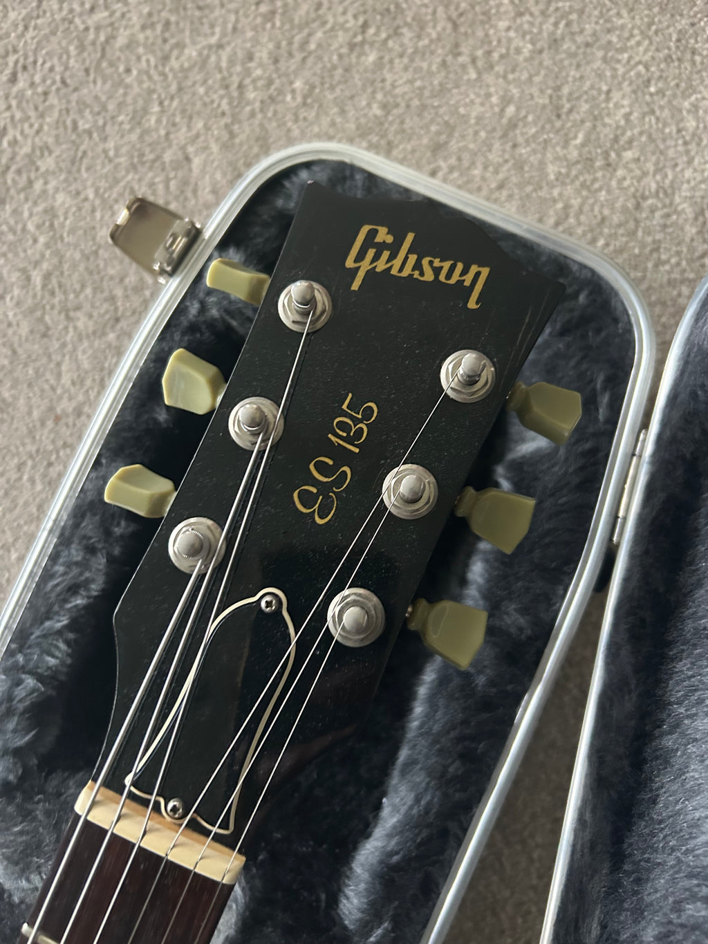 Gibson ES-135 P-100 Ebony