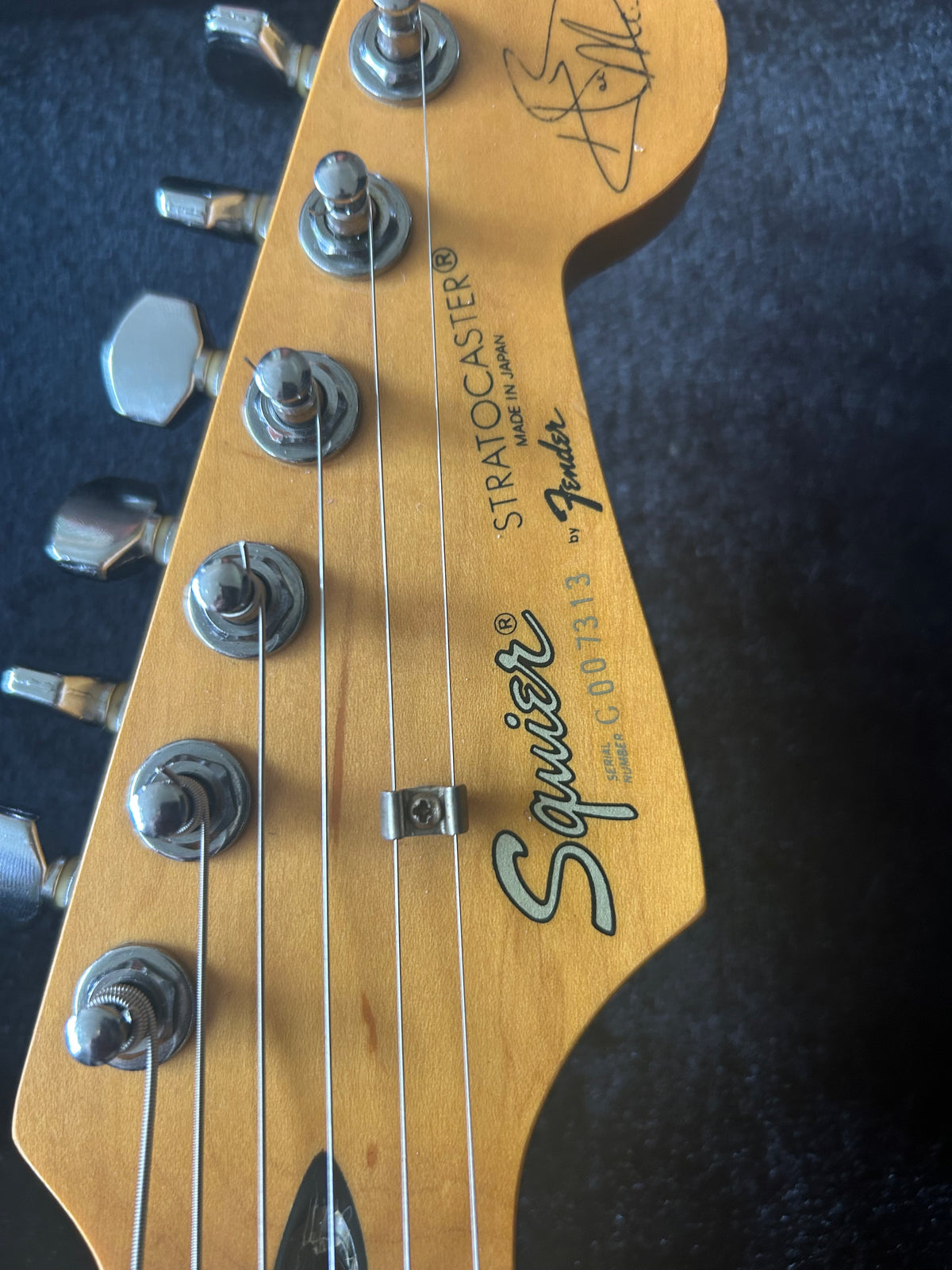 Squier Hank Marvin Stratocaster Fiesta Red MIJ Japan