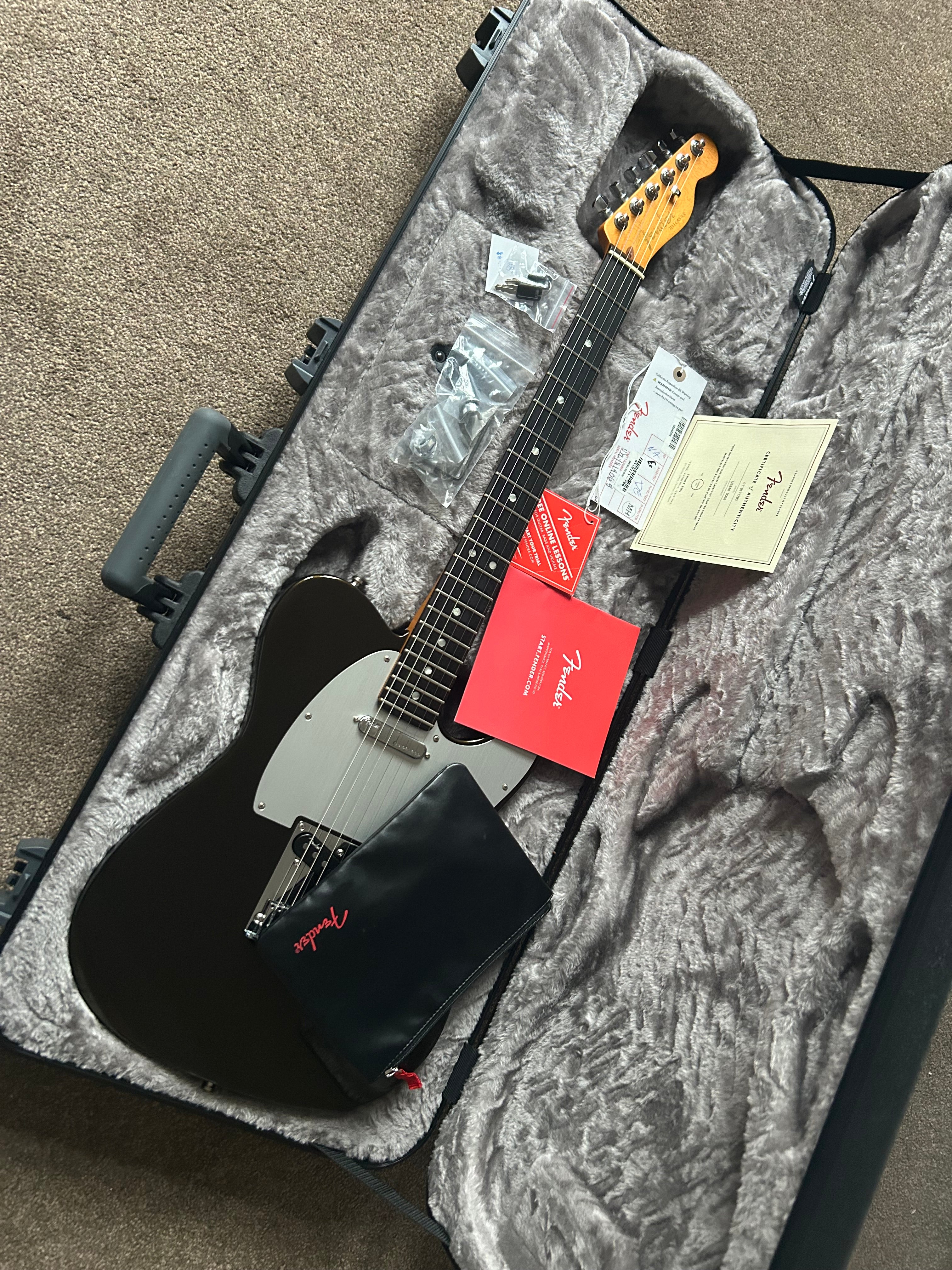 Fender American Ultra II Telecaster with Ebony Fretboard 2024 Texas Tea