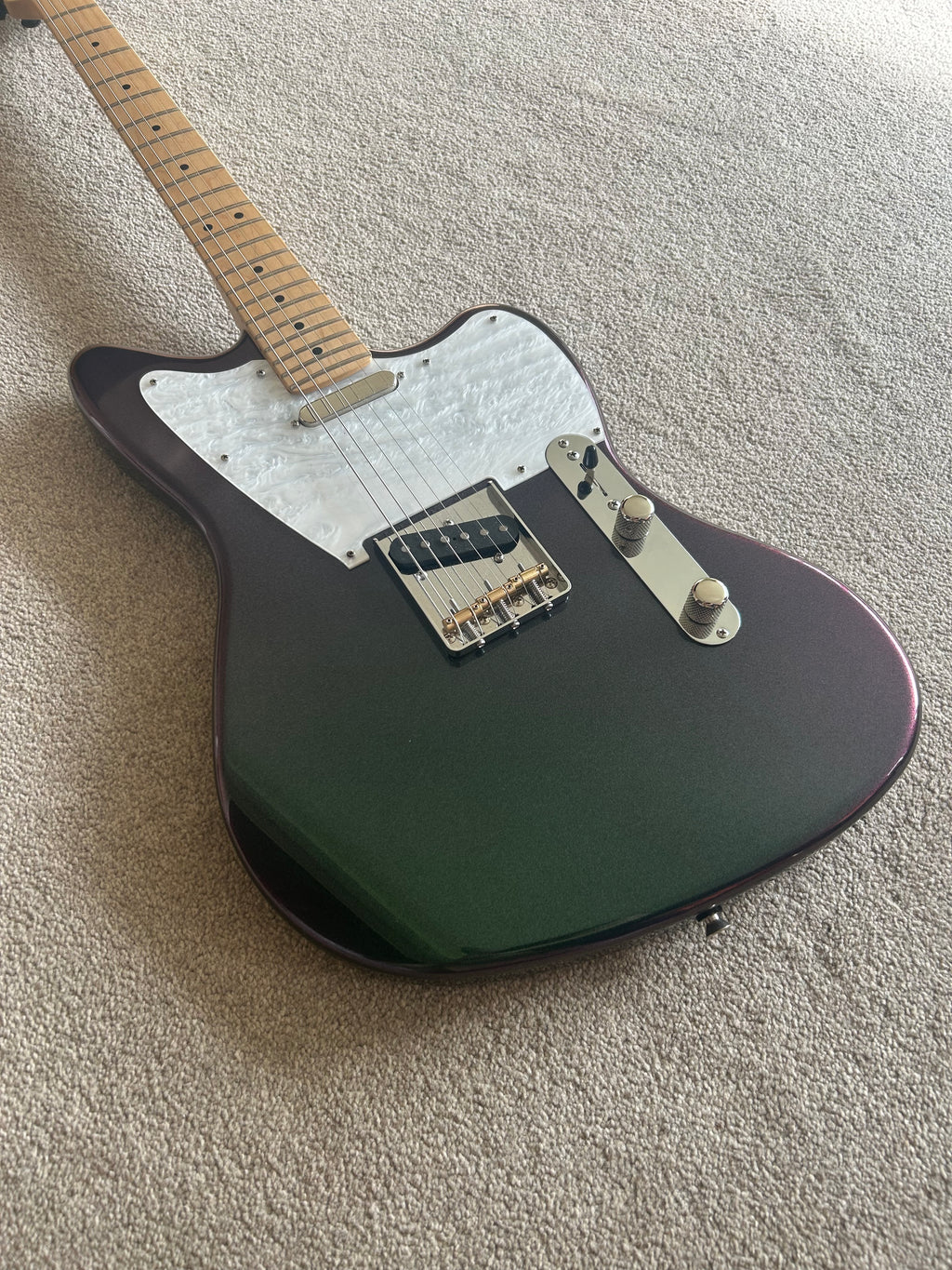 (Guitar Garage Build) Fender Jazzcaster Chameleon Green