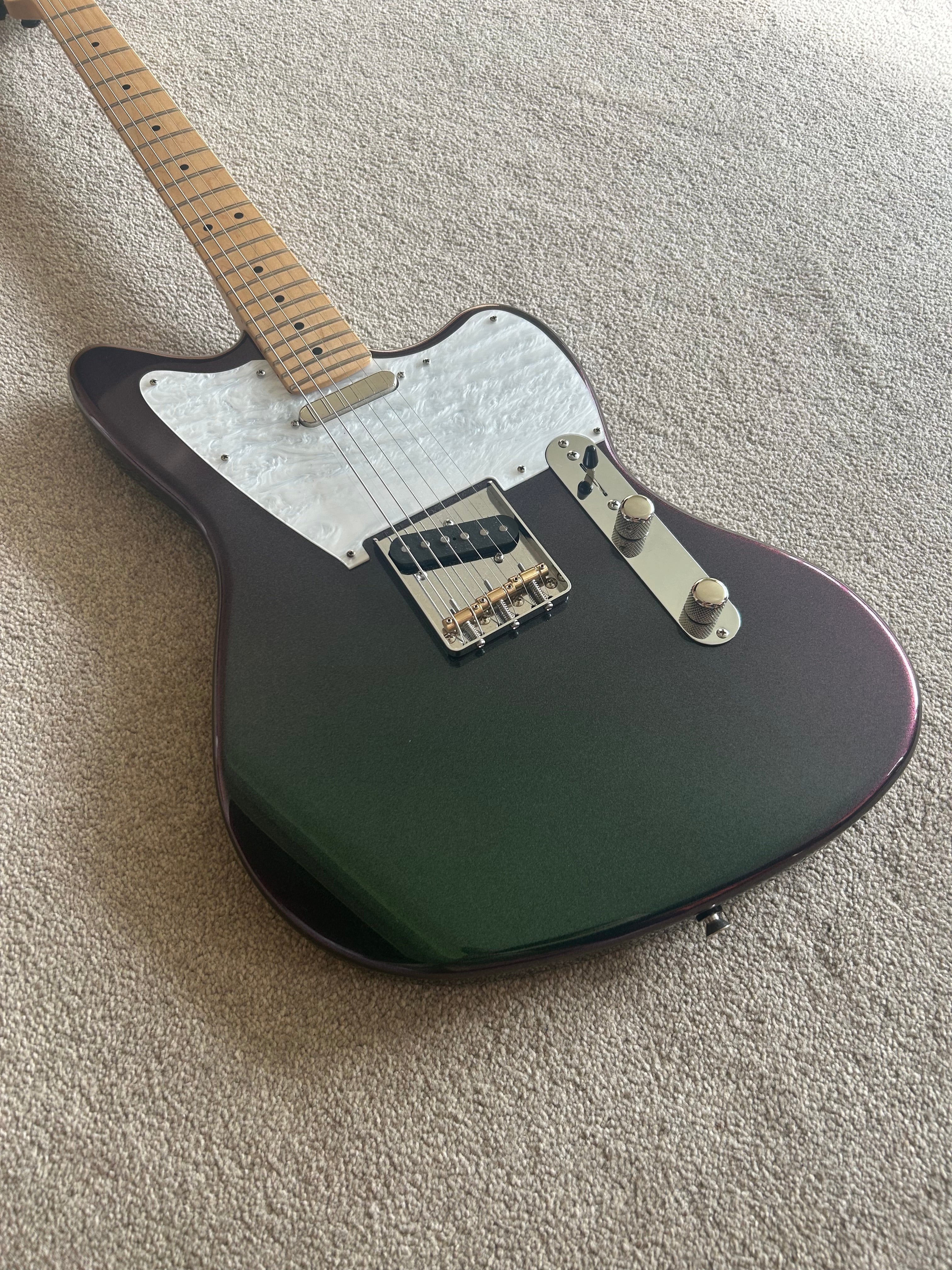 (Guitar Garage Build) Fender Jazzcaster Chameleon Green