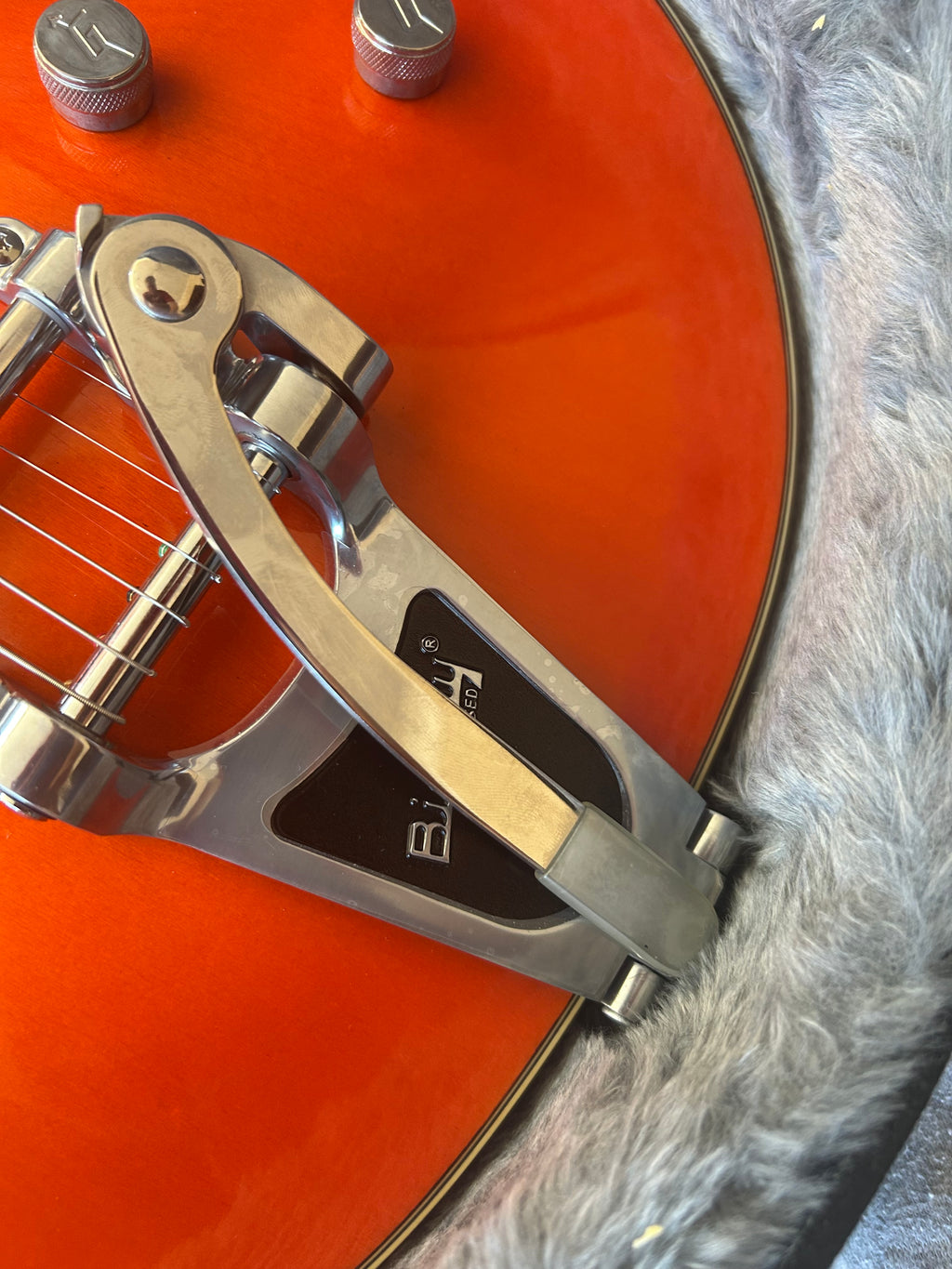 Gretsch G5622T Electromatic Center Block Double Cutaway with Bigsby Laurel Fretboard Orange Stain