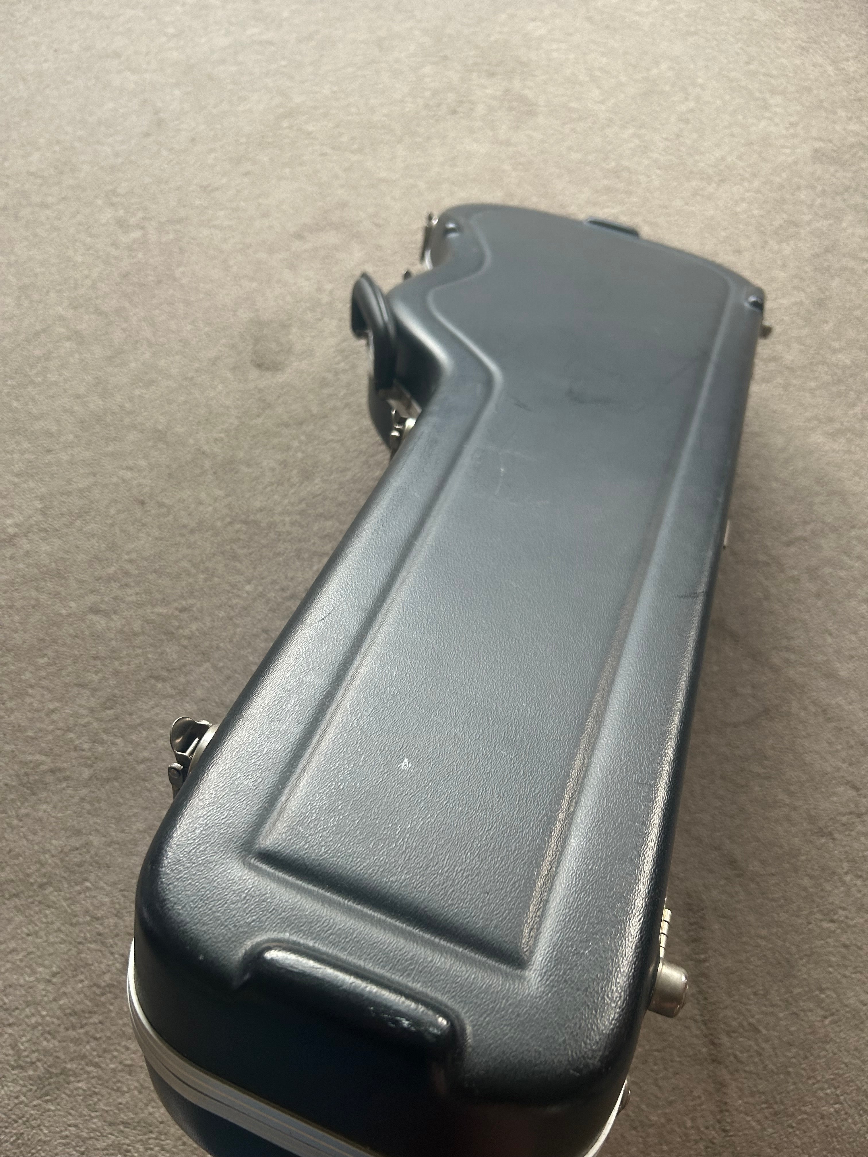 Fender American Deluxe Stratocaster with Rosewood Fretboard 3-Color Sunburst w Hardcase