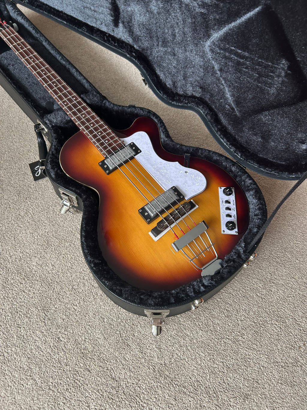 Hofner Club Ignition Bass