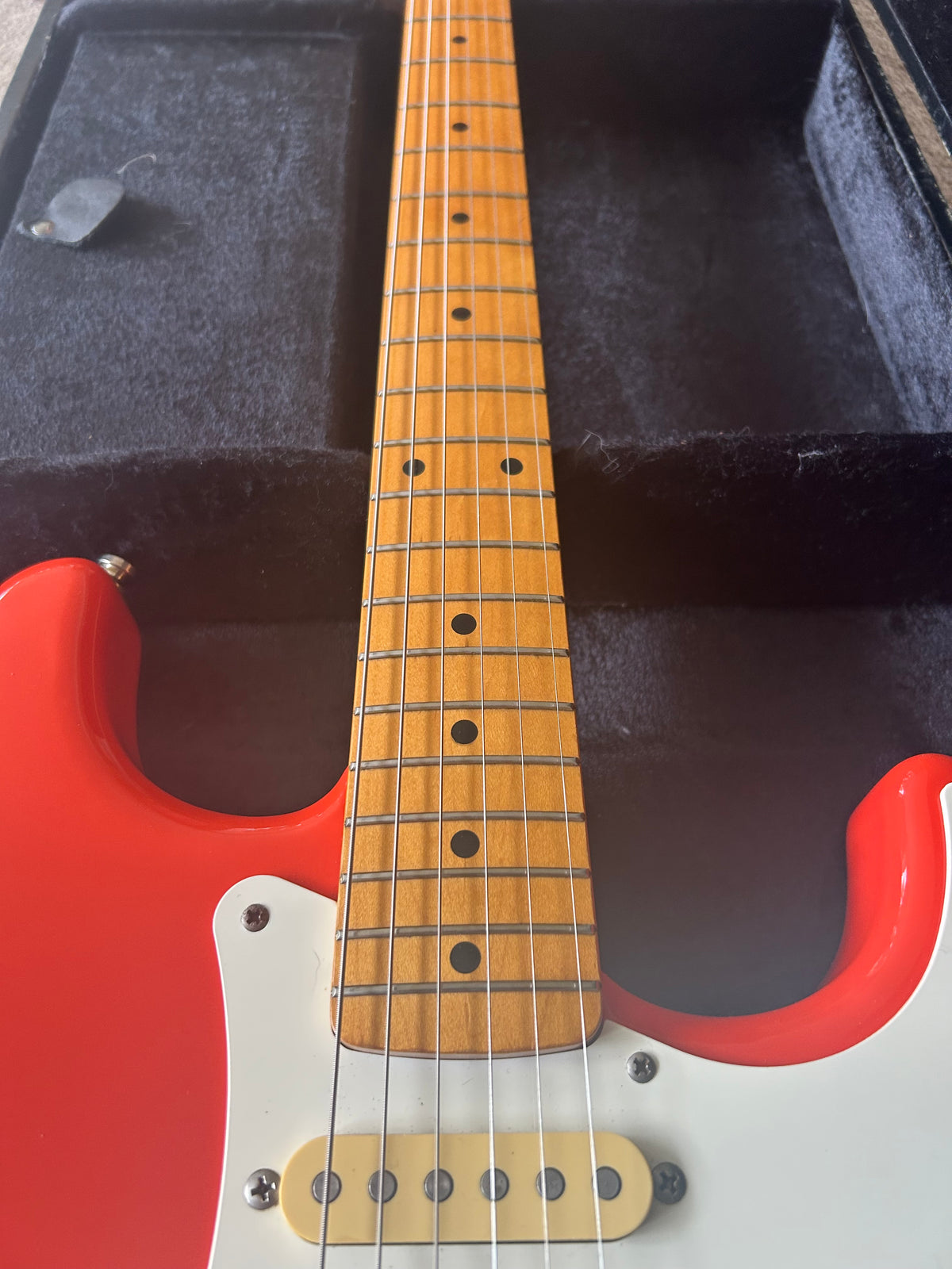 Squier Hank Marvin Stratocaster Fiesta Red MIJ Japan