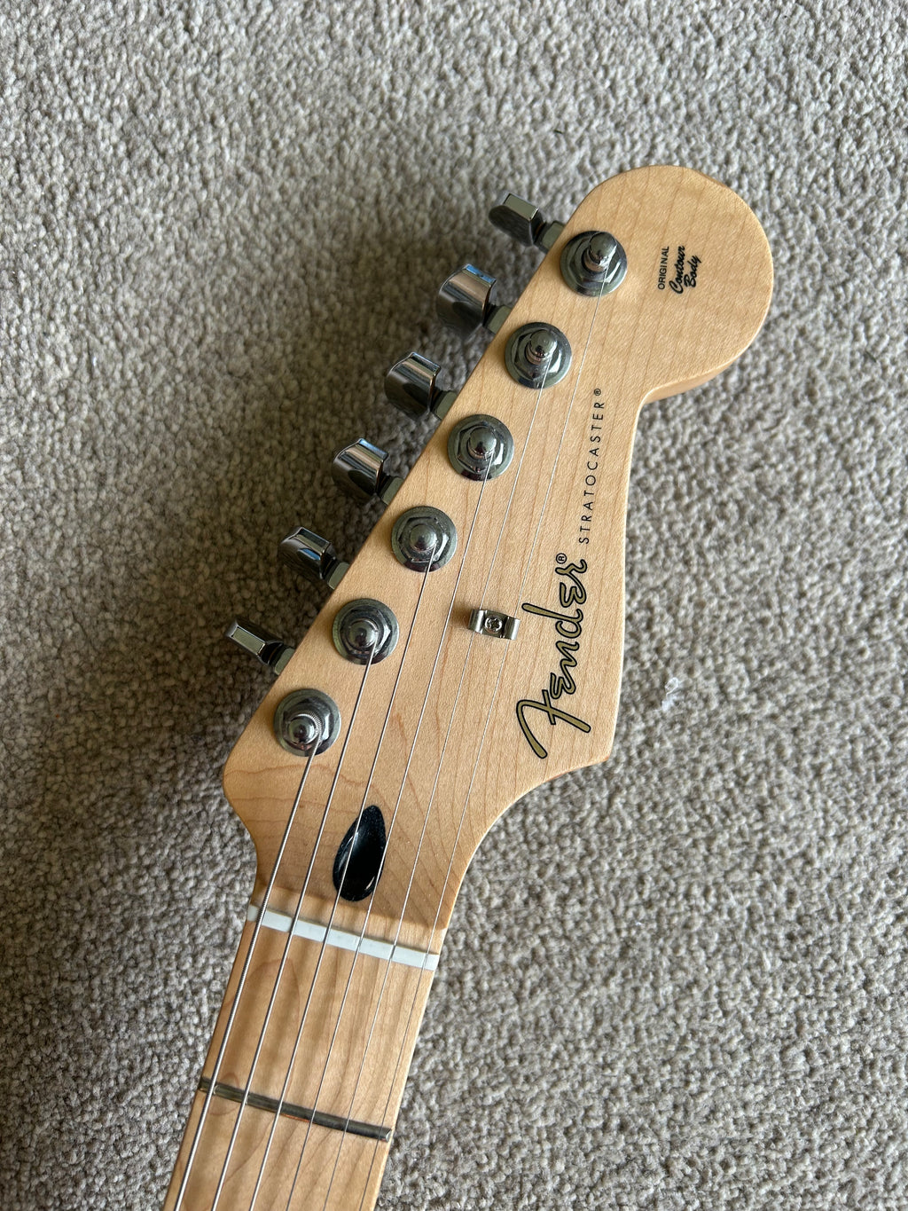 Fender Player Stratocaster HSS Plus Top with Maple Fretboard Aged Cherry Burst