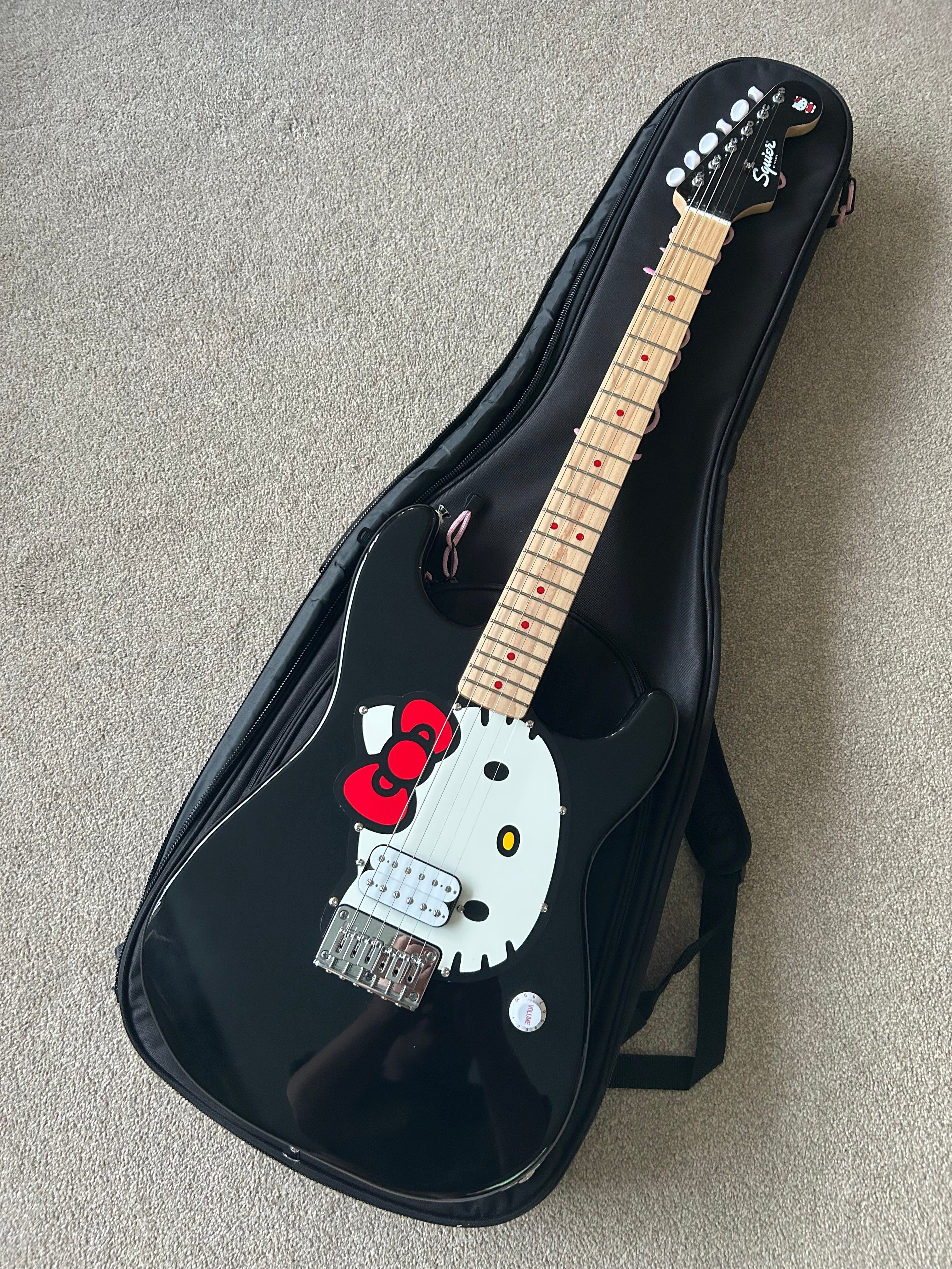 Squier Hello Kitty Stratocaster Black w Matching Gigbag