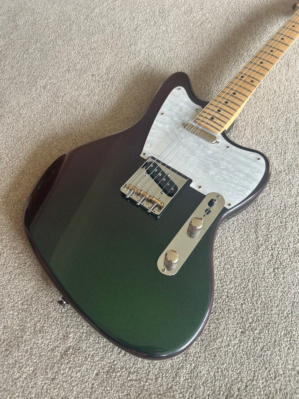 (Guitar Garage Build) Fender Jazzcaster Chameleon Green