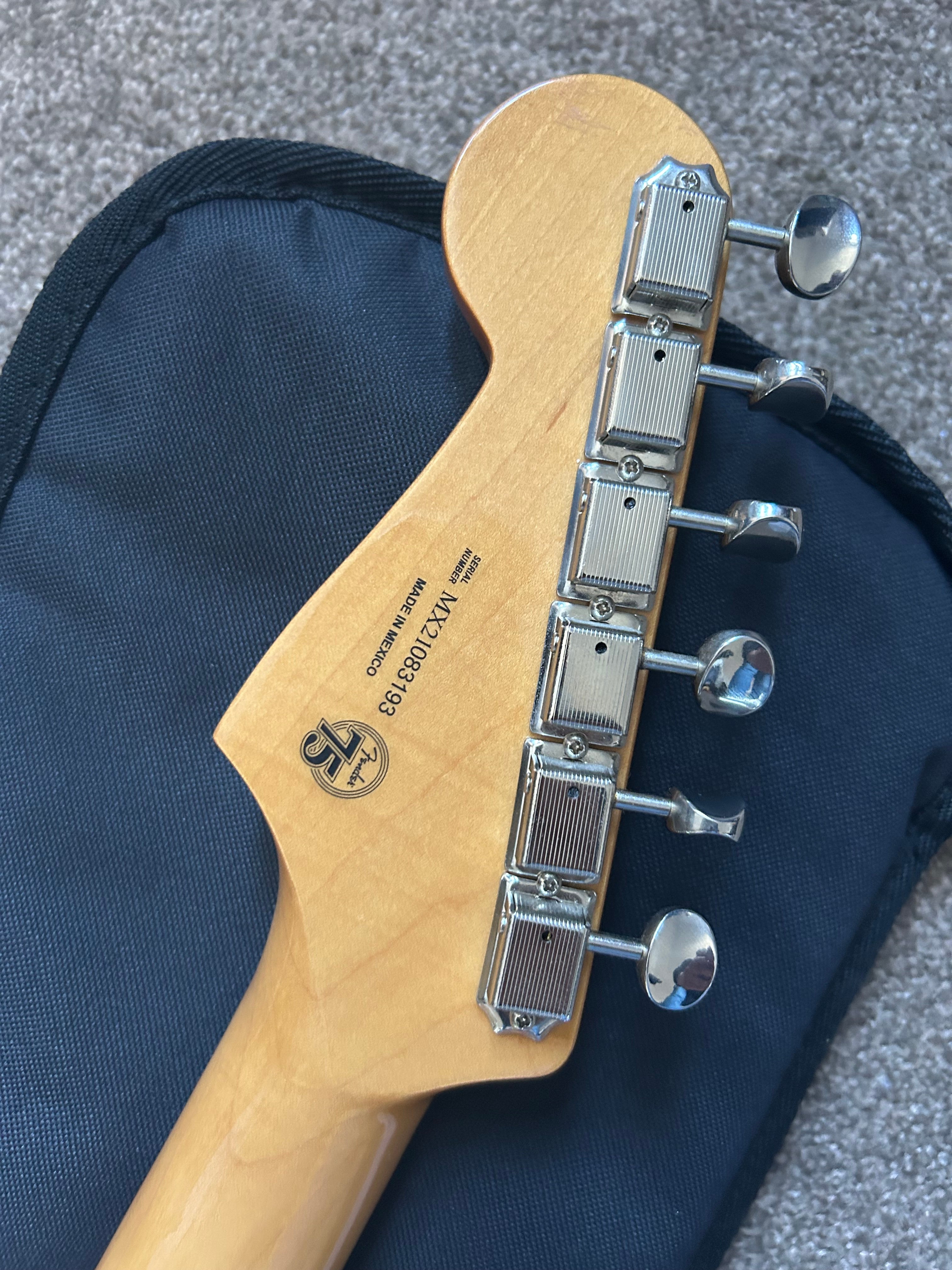 RARE Matching Headstock Fender Limited Edition Vintera ‘60s Stratocaster Olympic White