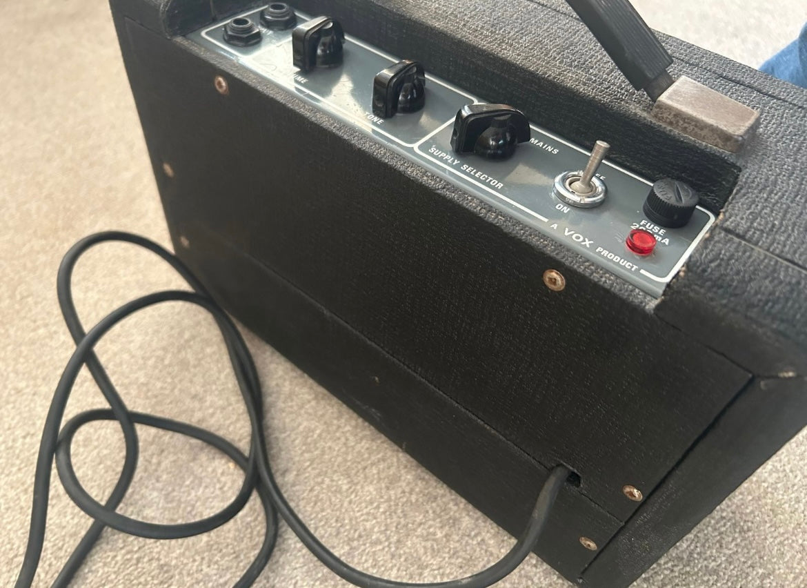 Vox BM1 Escort 2.5-Watt 1x5" Guitar Combo Black