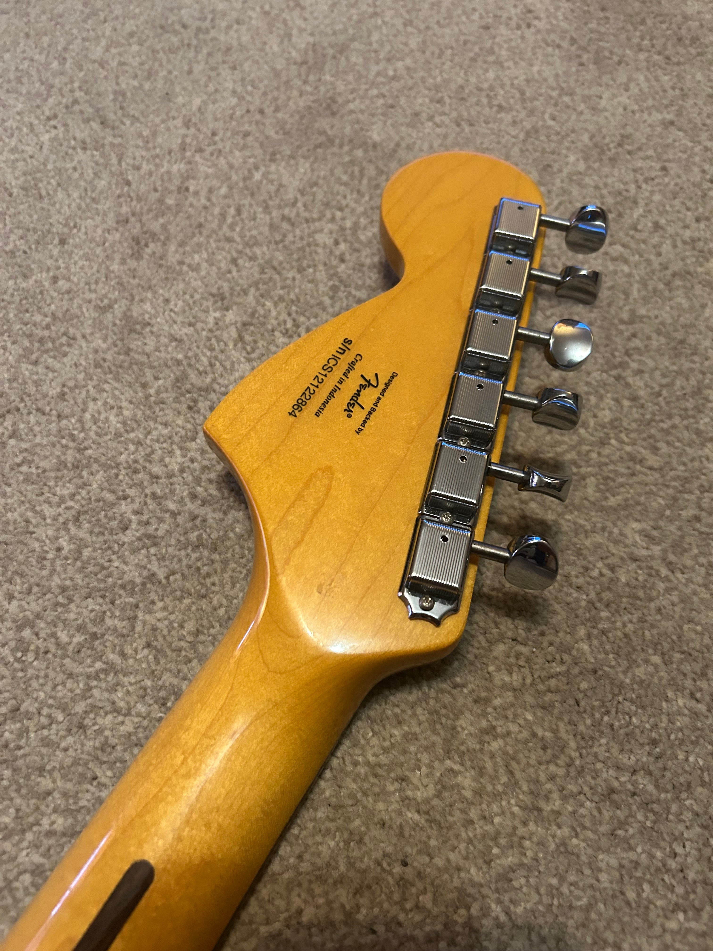 Squier Vintage Modified Stratocaster with Rosewood Fretboard Vintage Blonde