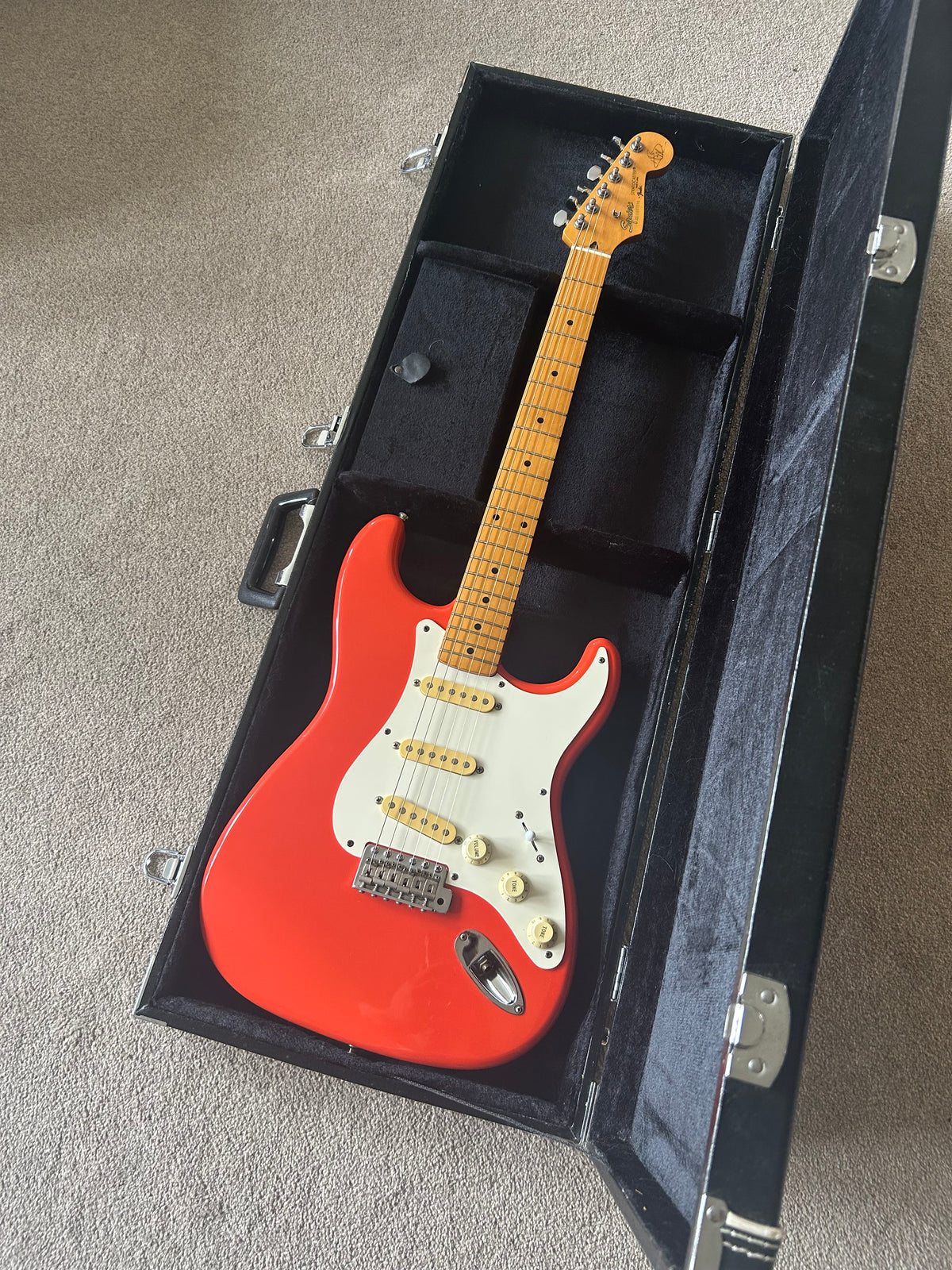 Squier Hank Marvin Stratocaster Fiesta Red MIJ Japan