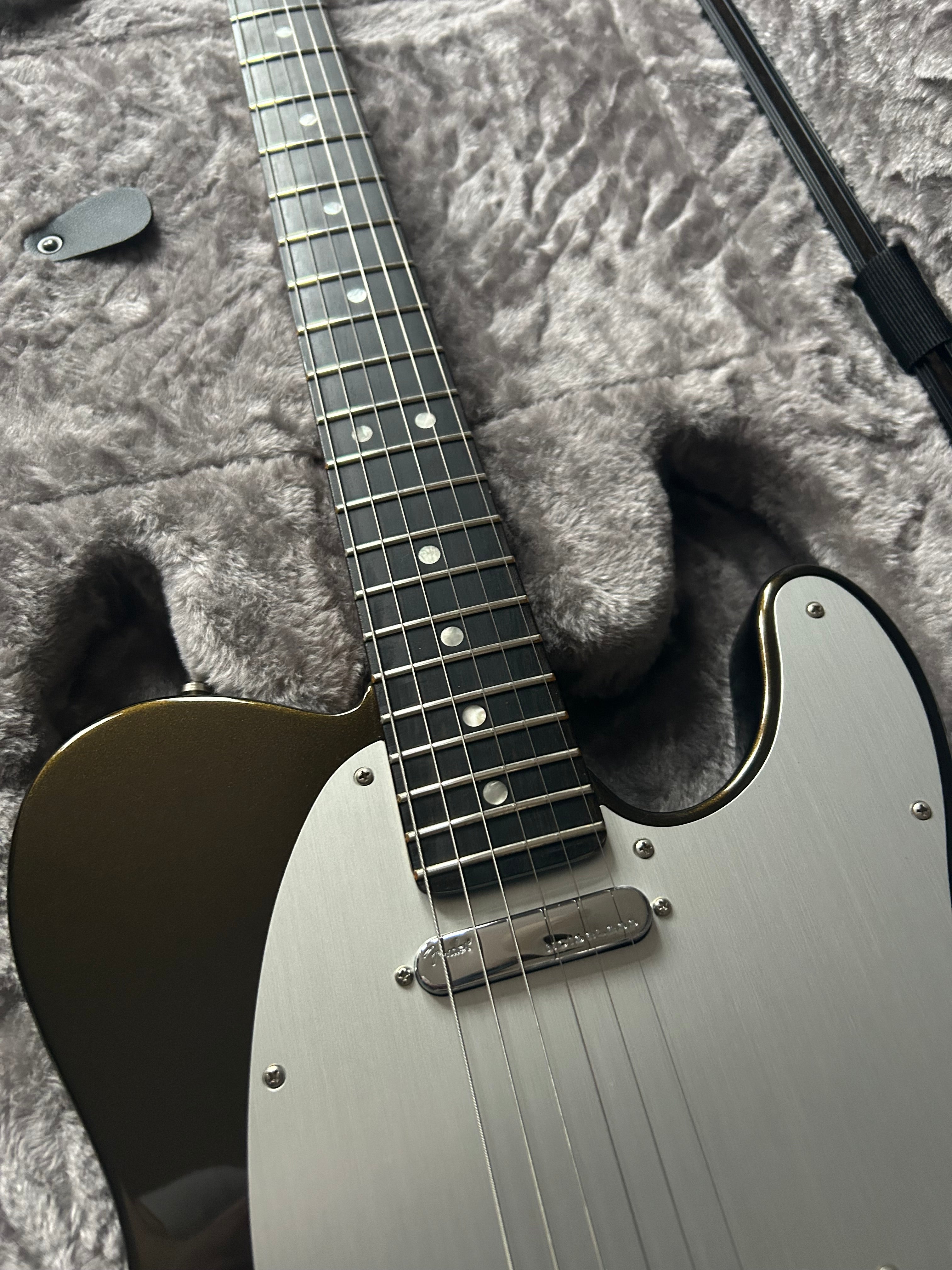 Fender American Ultra II Telecaster with Ebony Fretboard 2024 Texas Tea