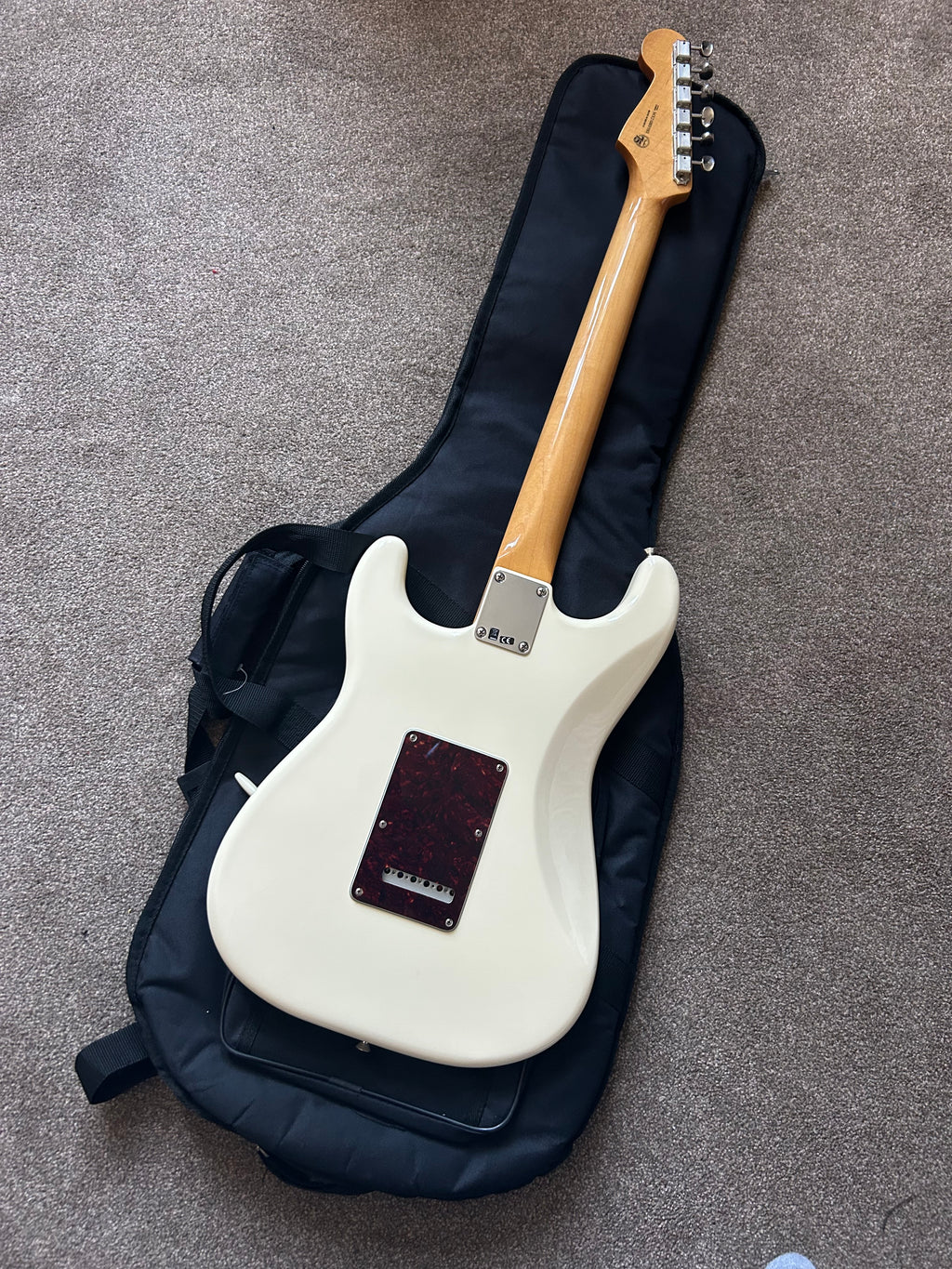 RARE Matching Headstock Fender Limited Edition Vintera ‘60s Stratocaster Olympic White