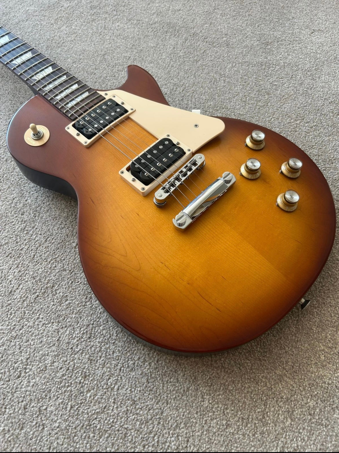 Gibson Les Paul Studio '50s Tribute with Humbuckers Satin Honeyburst