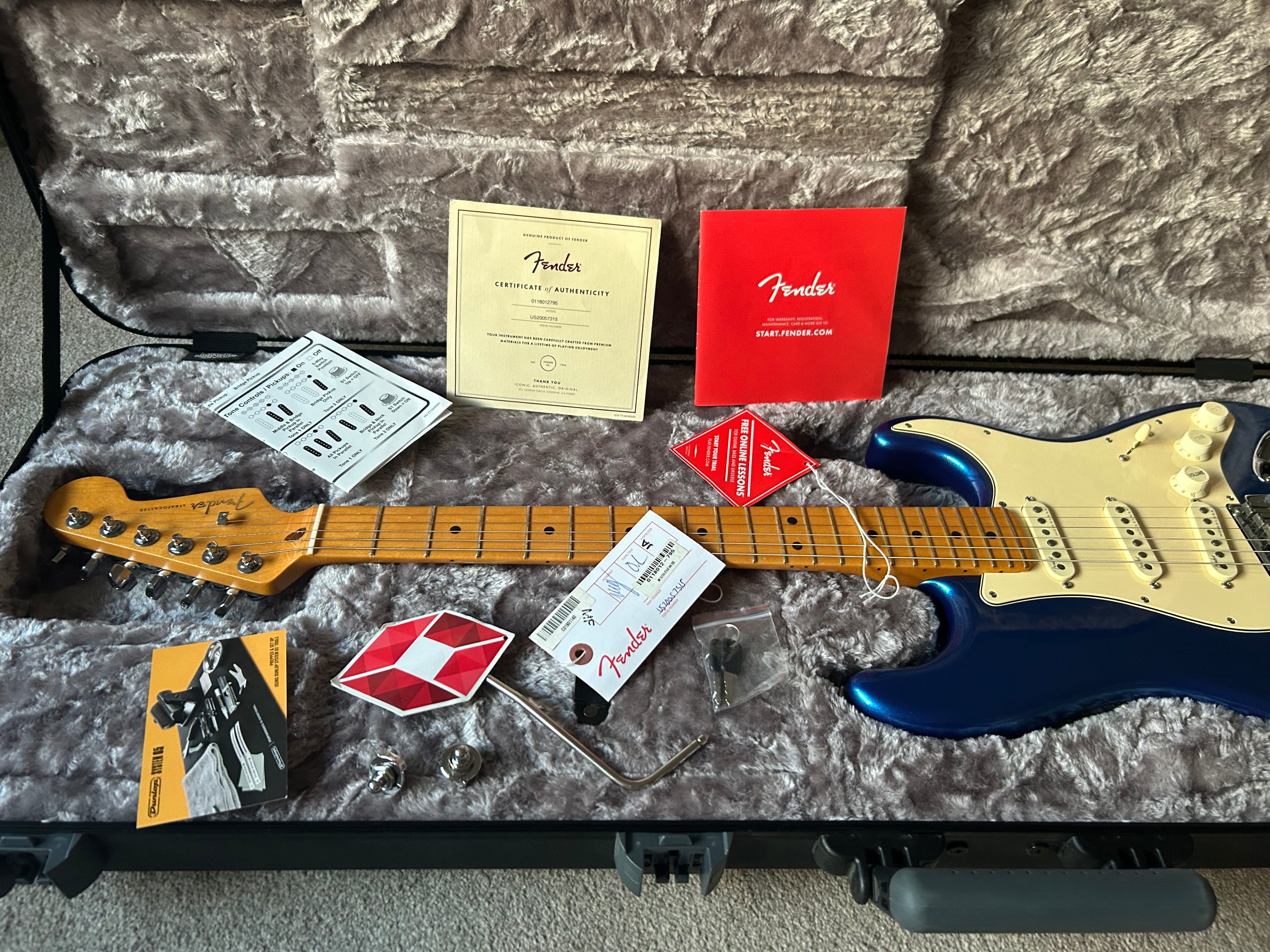 Fender American Ultra Stratocaster with Maple Fretboard Cobra Blue